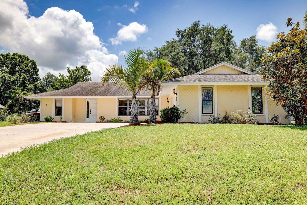 Photo of 2269 SW Edison Circle, Port St Lucie, FL 34953 (MLS # R10897350)