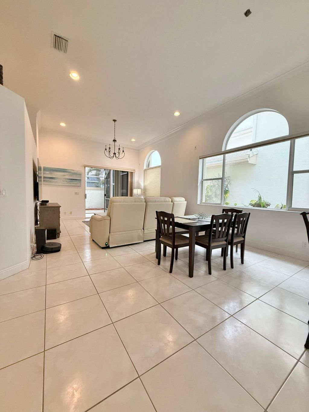 Photo of 263 Canterbury Drive W, Palm Beach Gardens, FL 33418 (MLS # R11102809)
