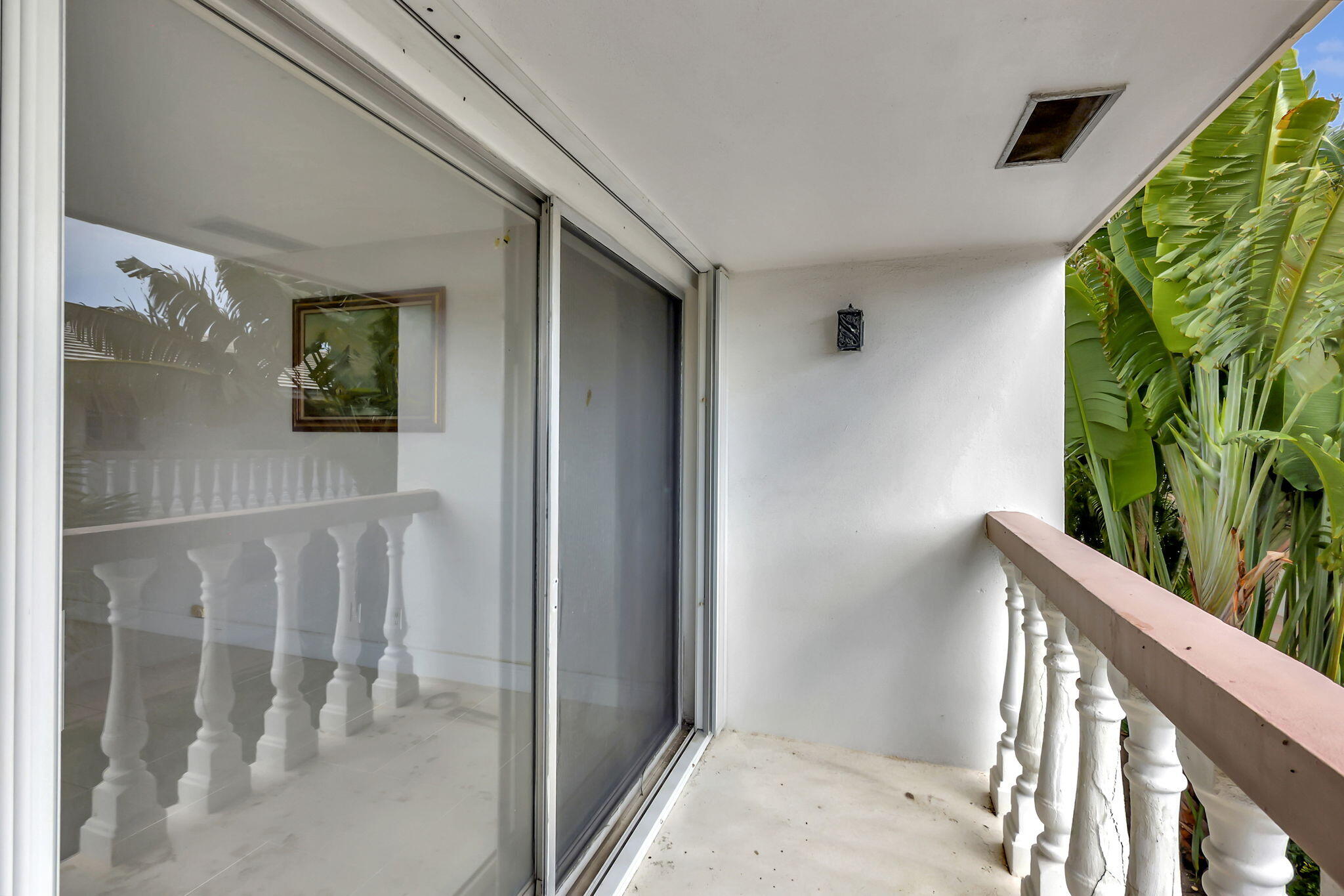 CORINTHIAN CONDOMINIUM APTS LT 2 MARINA ADD TO VIL - Residential