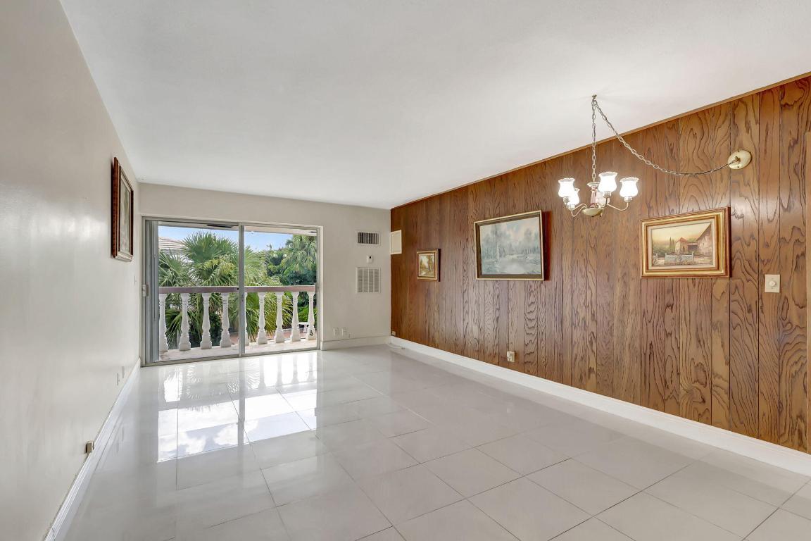 CORINTHIAN CONDOMINIUM APTS LT 2 MARINA ADD TO VIL - Residential