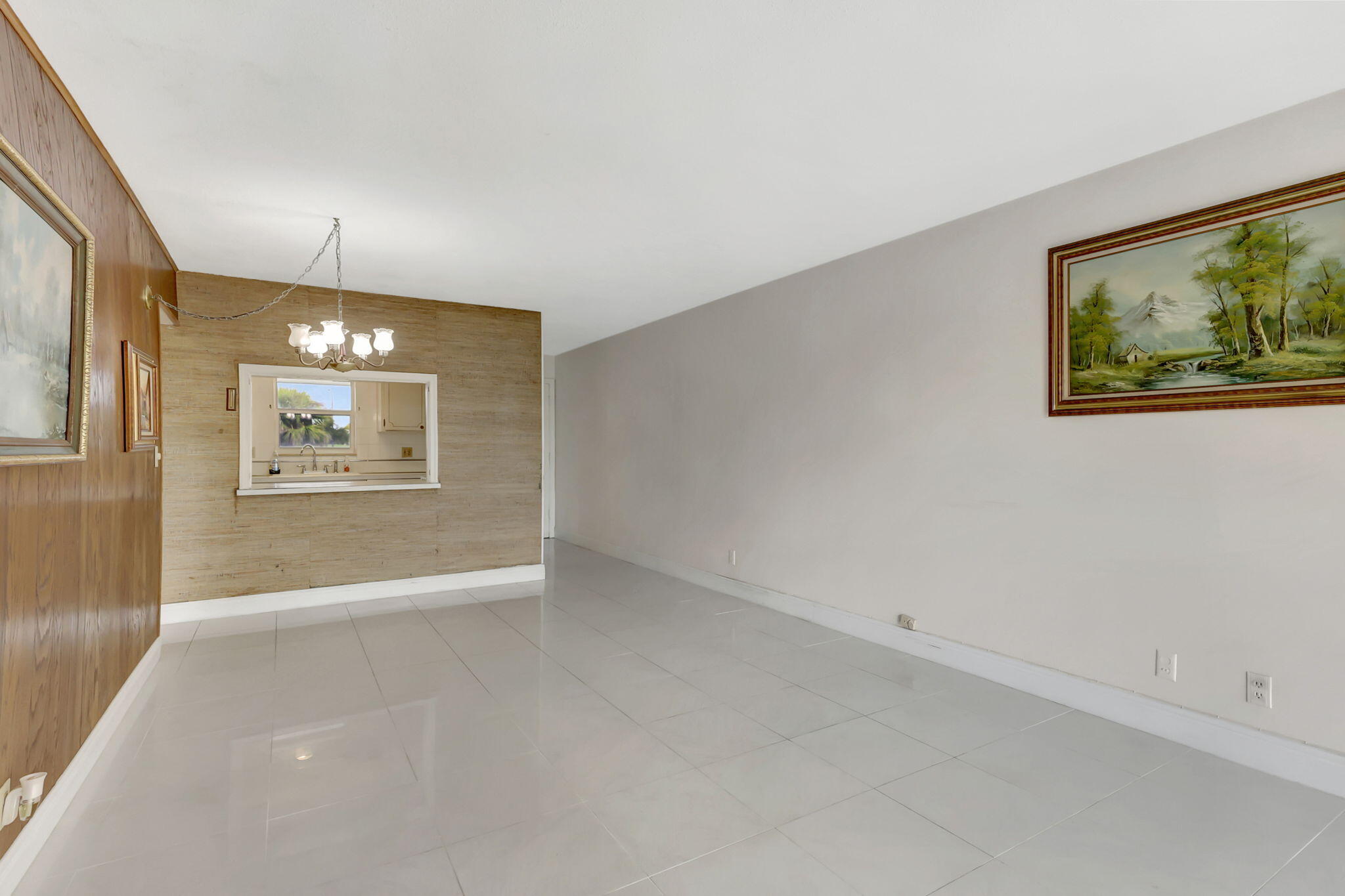 CORINTHIAN CONDOMINIUM APTS LT 2 MARINA ADD TO VIL - Residential