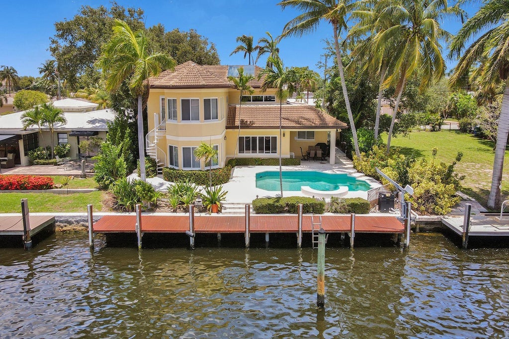 Photo of 2484 SE 12th Street, Pompano Beach, FL 33062 (MLS # F10489984)