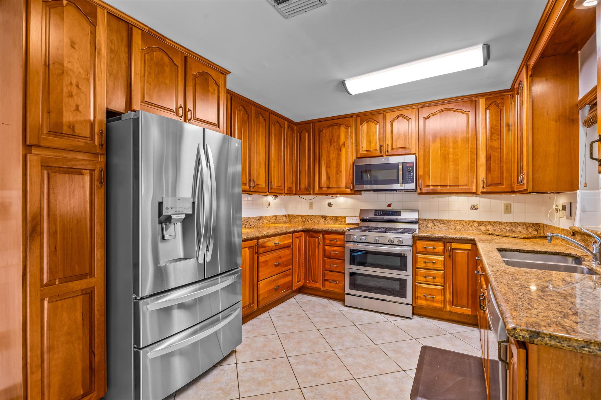 CARIBBEAN KEYS - Residential Lease