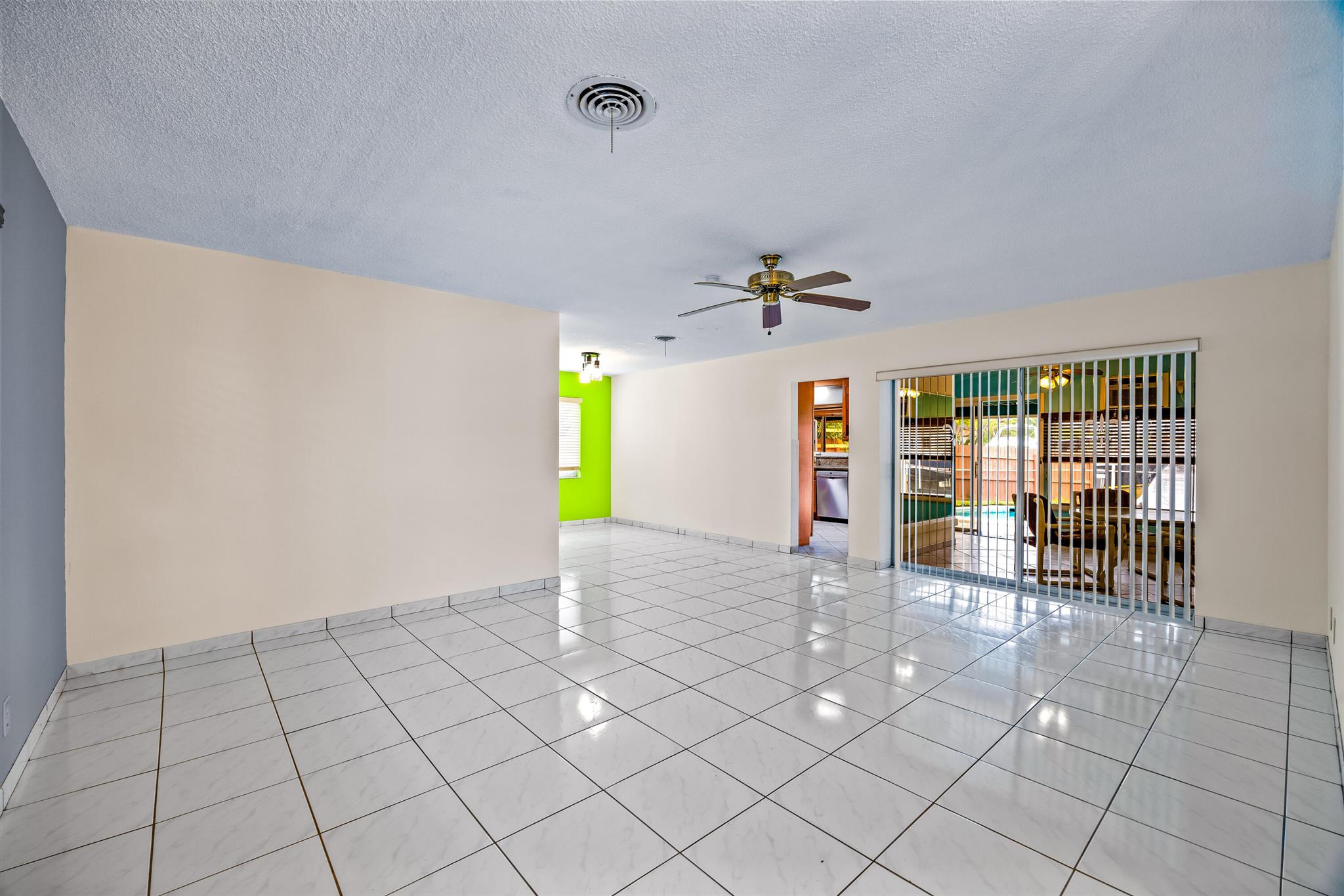 CARIBBEAN KEYS - Residential Lease