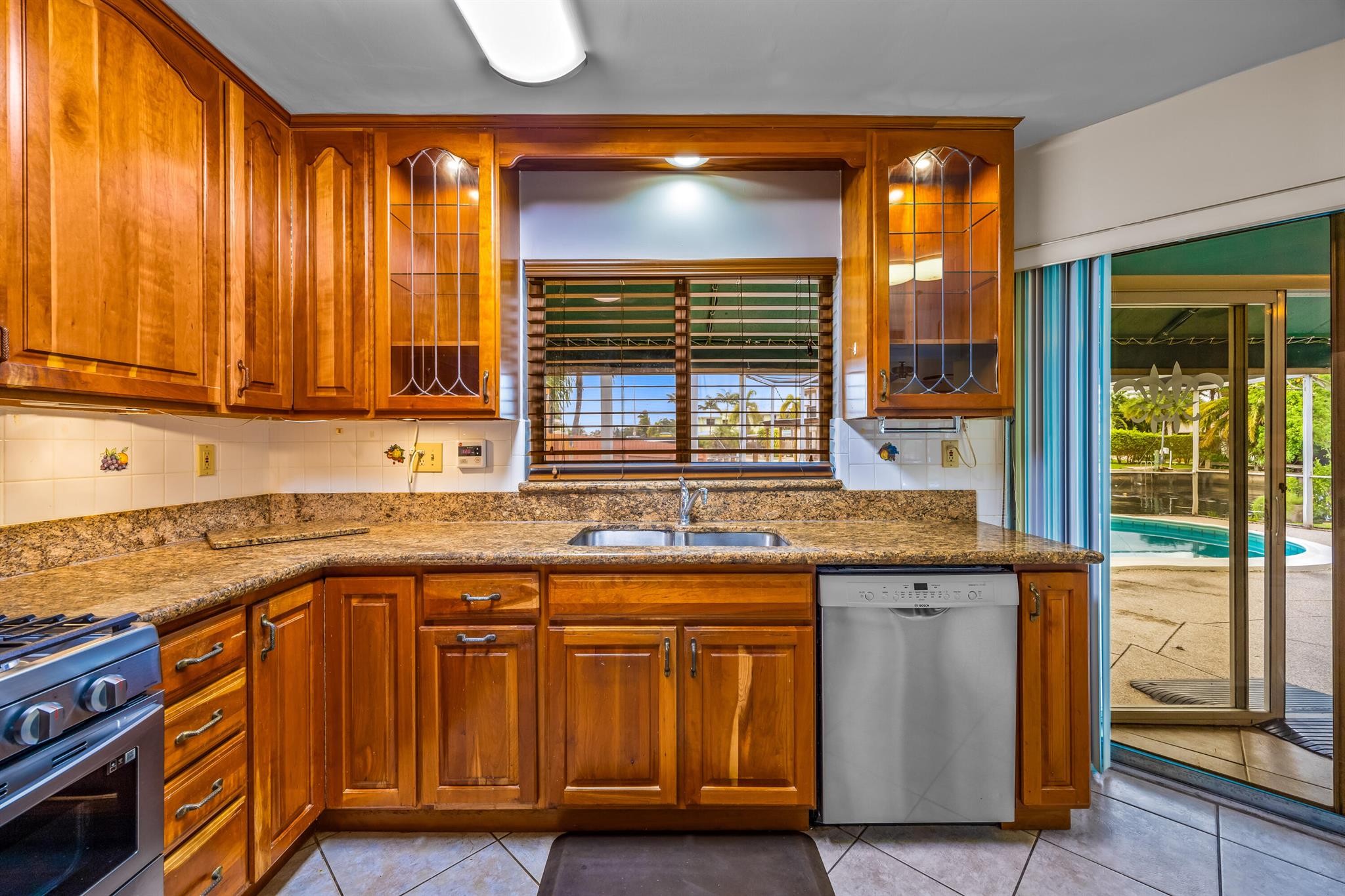 CARIBBEAN KEYS - Residential Lease