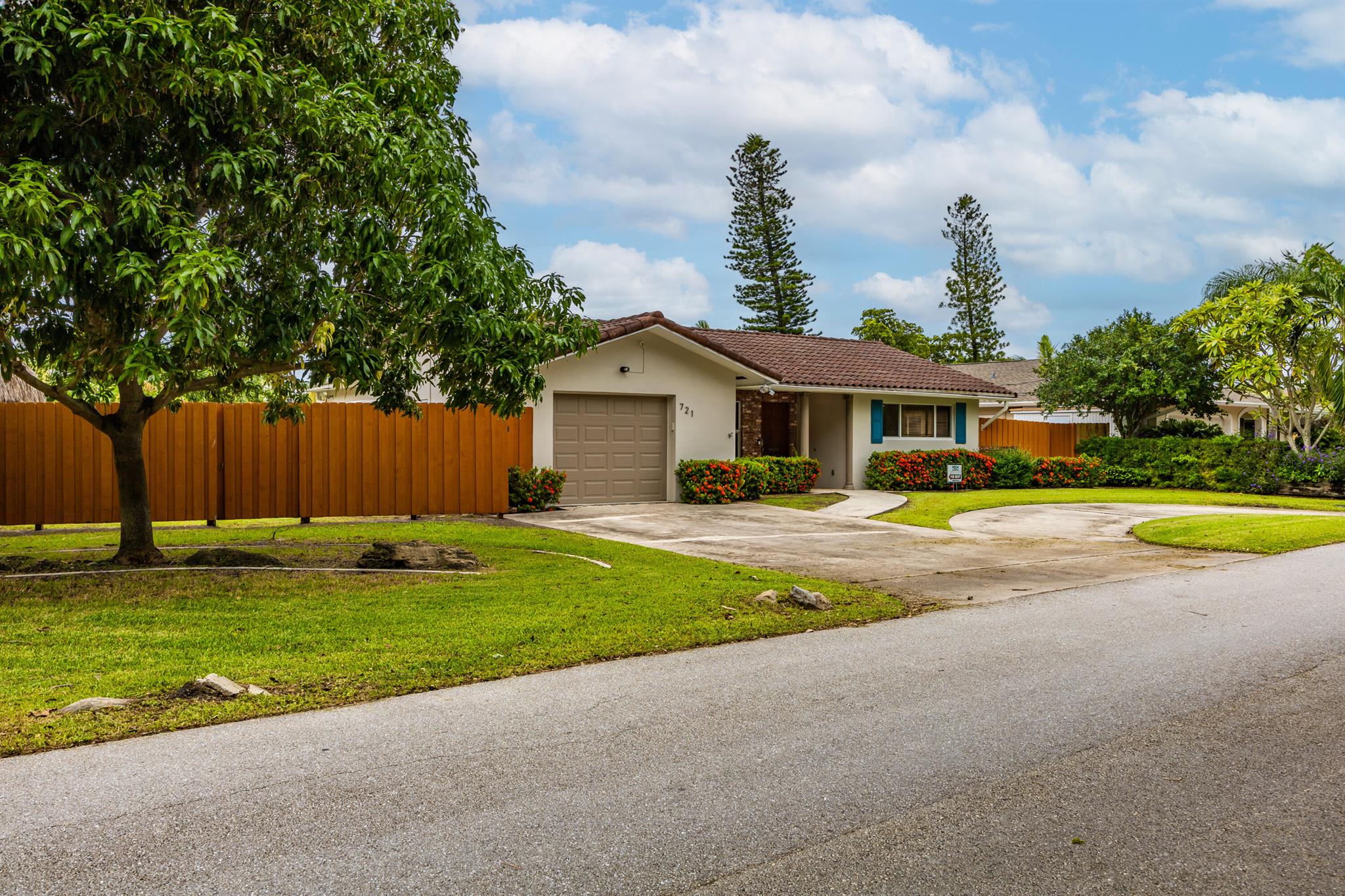 CARIBBEAN KEYS - Residential Lease