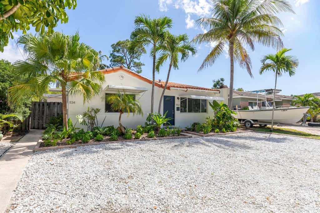 Photo of 1134 NE 16th Terrace, Fort Lauderdale, FL 33304 (MLS # B26087907)