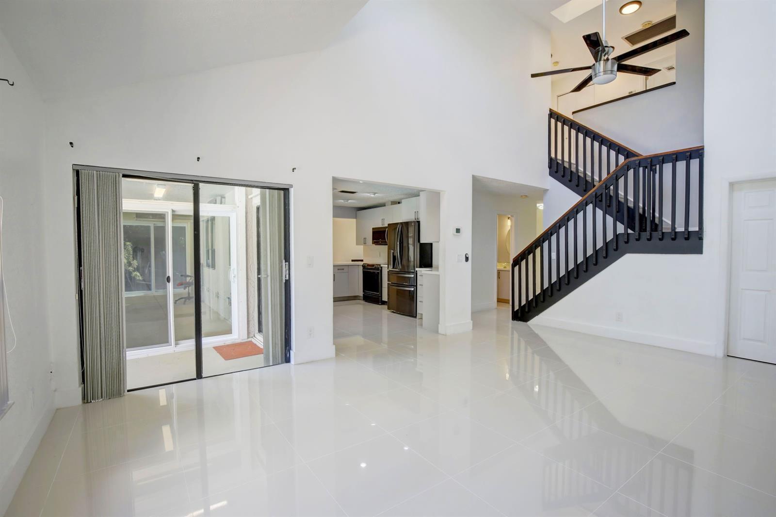 DAVIE LAKE ESTATES - Residential Lease