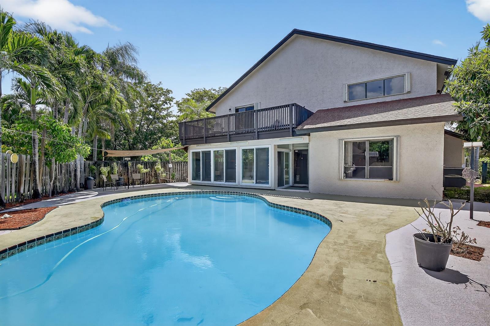 DAVIE LAKE ESTATES - Residential Lease