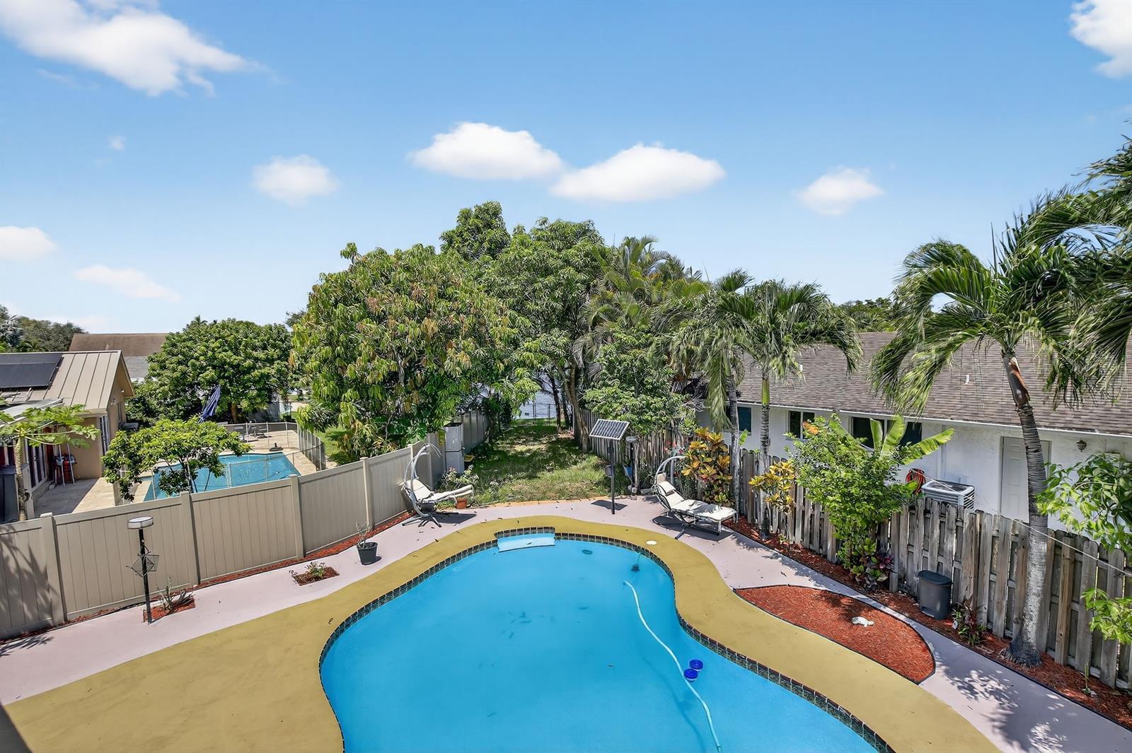 DAVIE LAKE ESTATES - Residential Lease