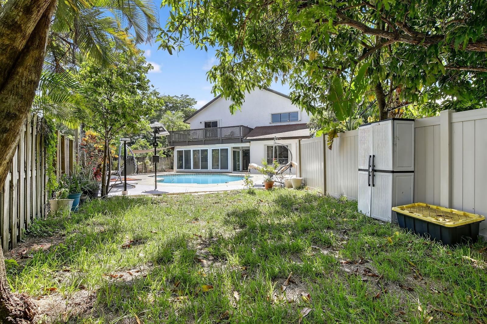 DAVIE LAKE ESTATES - Residential Lease