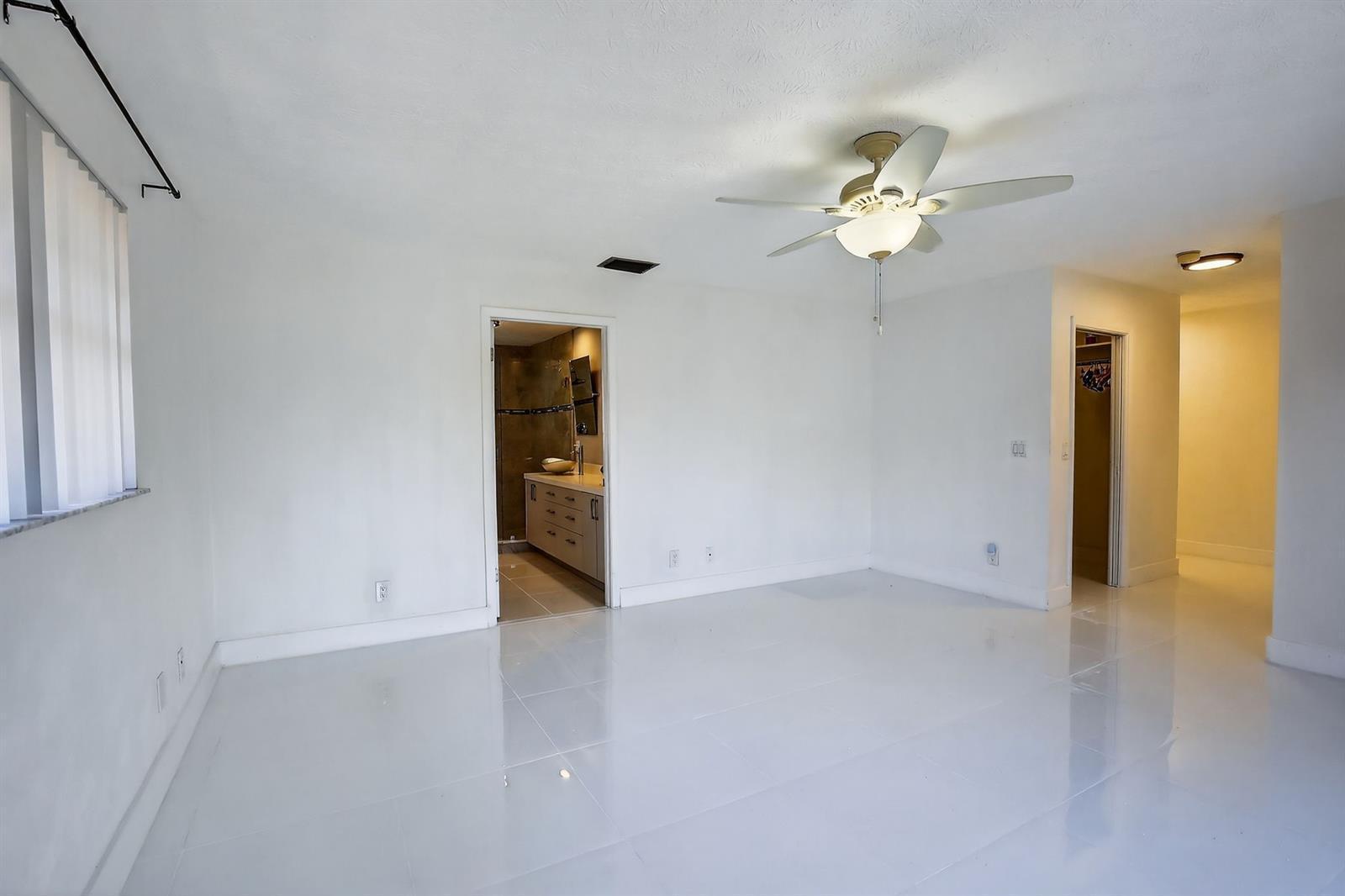 DAVIE LAKE ESTATES - Residential Lease