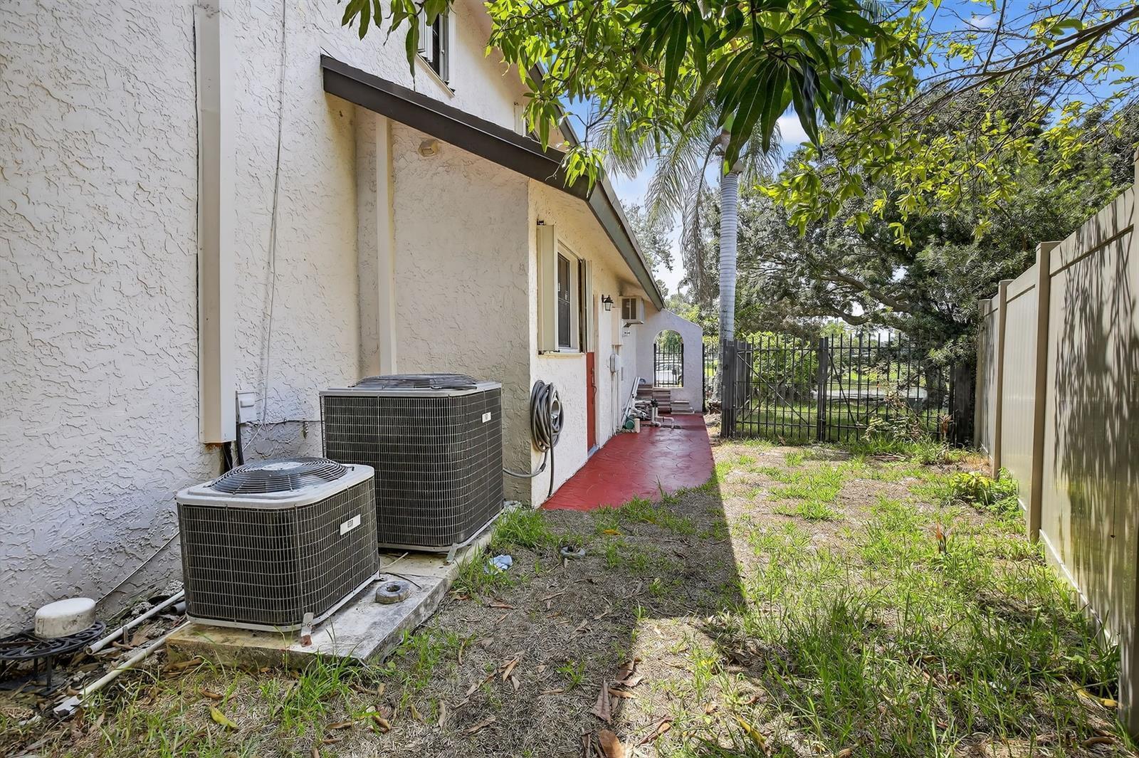 DAVIE LAKE ESTATES - Residential Lease