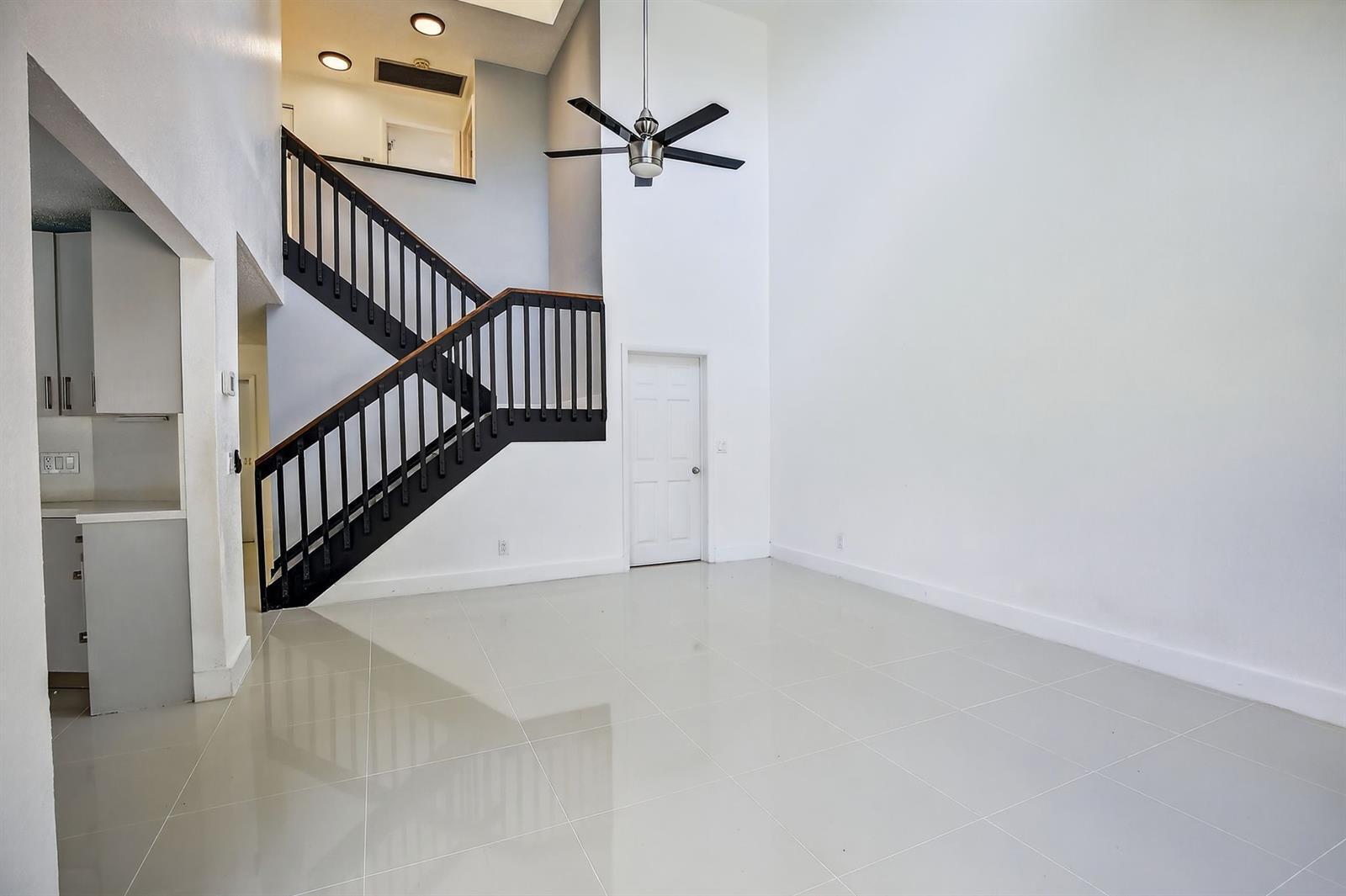 DAVIE LAKE ESTATES - Residential Lease