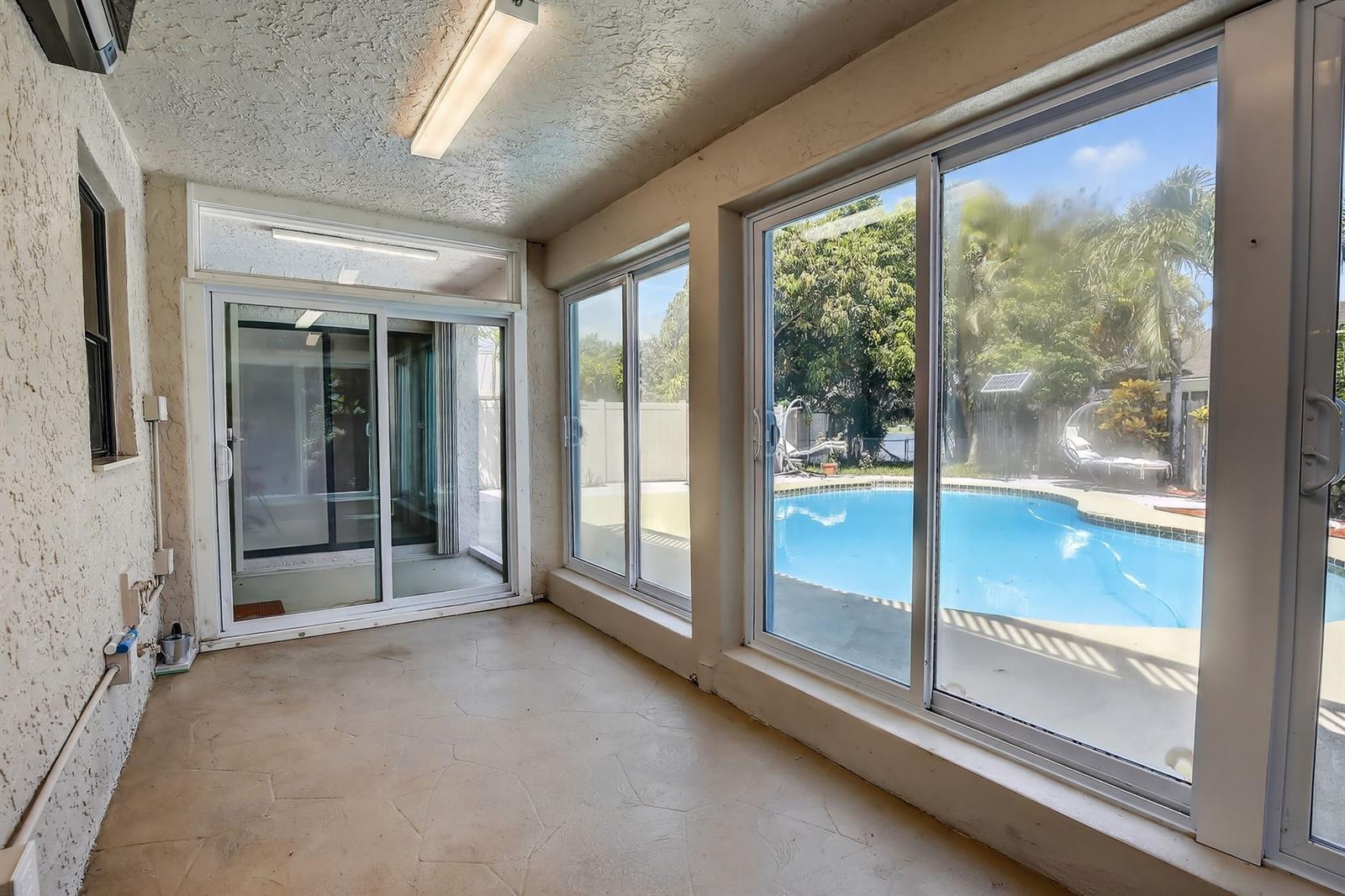 DAVIE LAKE ESTATES - Residential Lease