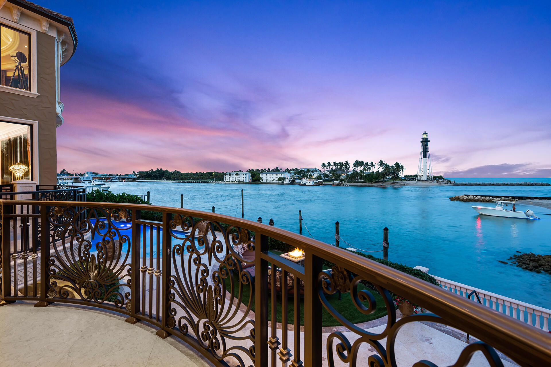 HILLSBORO SHORES SEC A - Residential