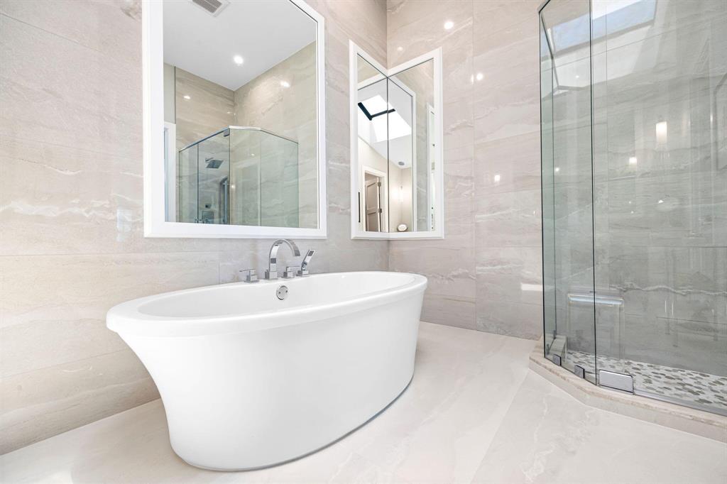 FRENCHMANS CREEK - Residential