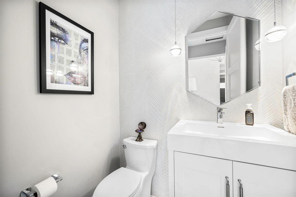 FRENCHMANS CREEK - Residential