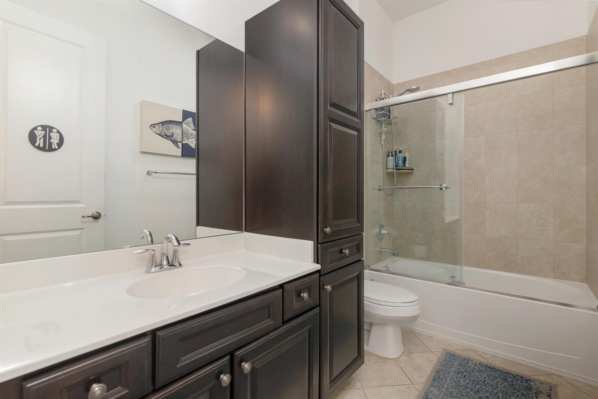 VILLAS ON ANTIQUE ROW - Residential