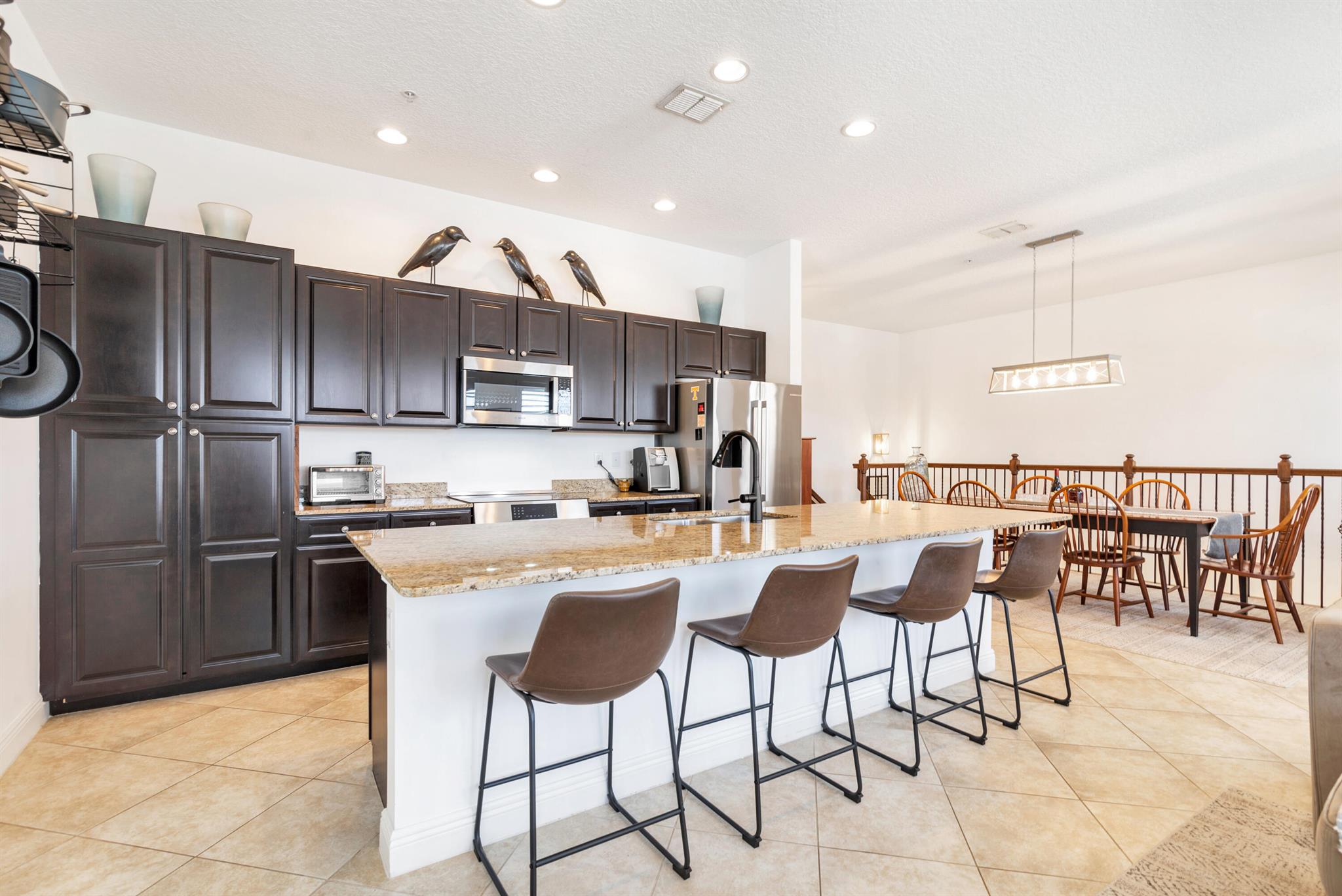 VILLAS ON ANTIQUE ROW - Residential