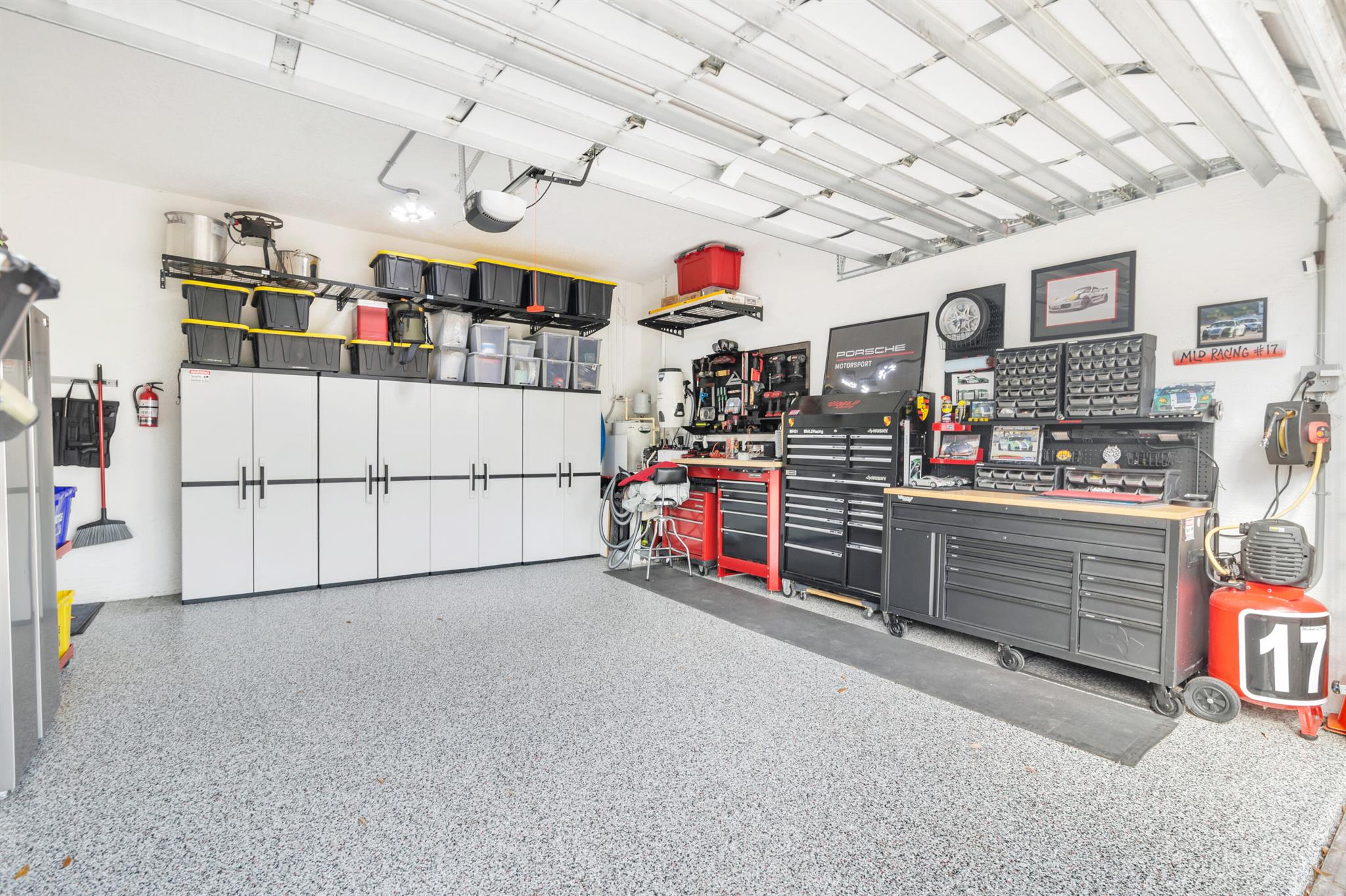 VILLAS ON ANTIQUE ROW - Residential