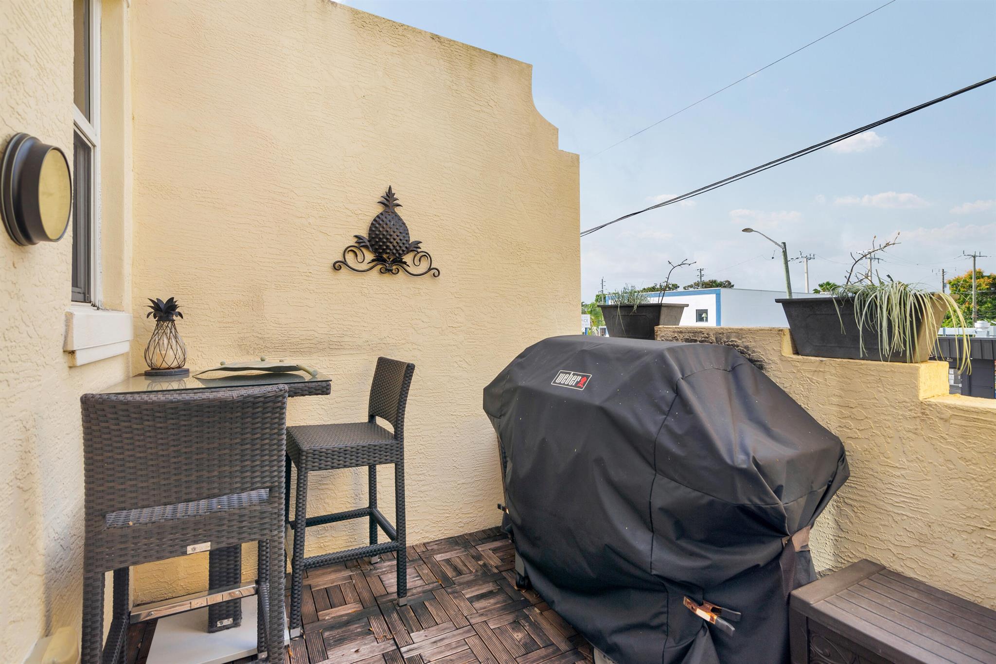 VILLAS ON ANTIQUE ROW - Residential