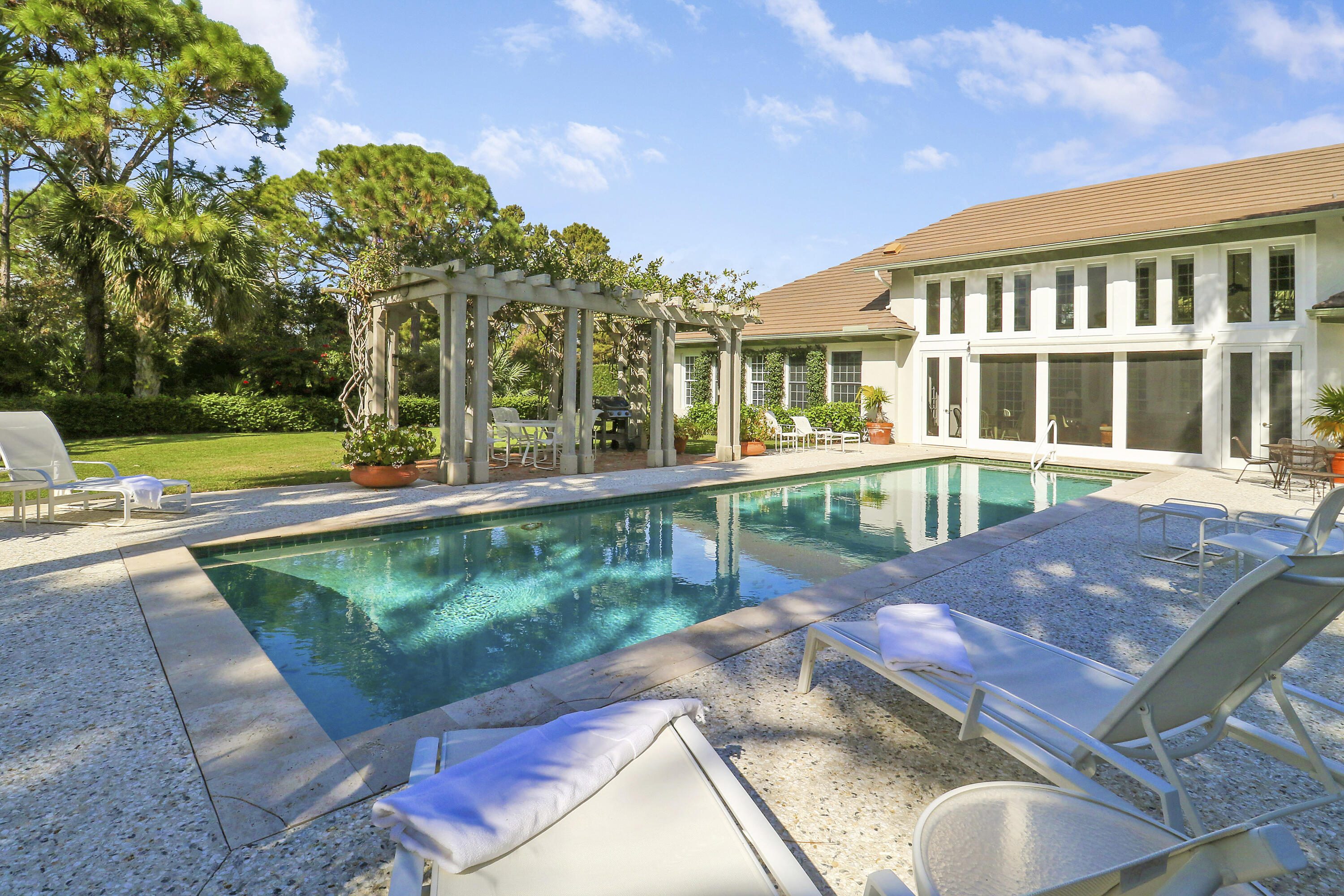 LOBLOLLY PINES - Residential