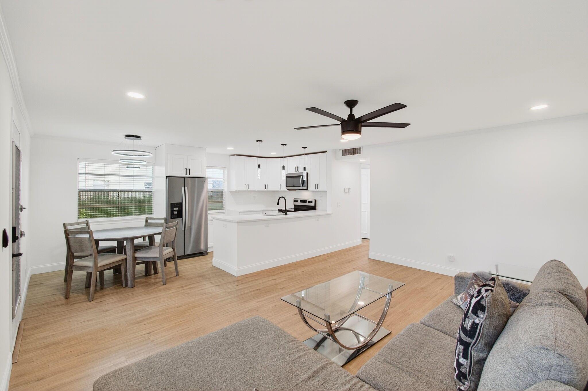 KINGS POINT - Residential