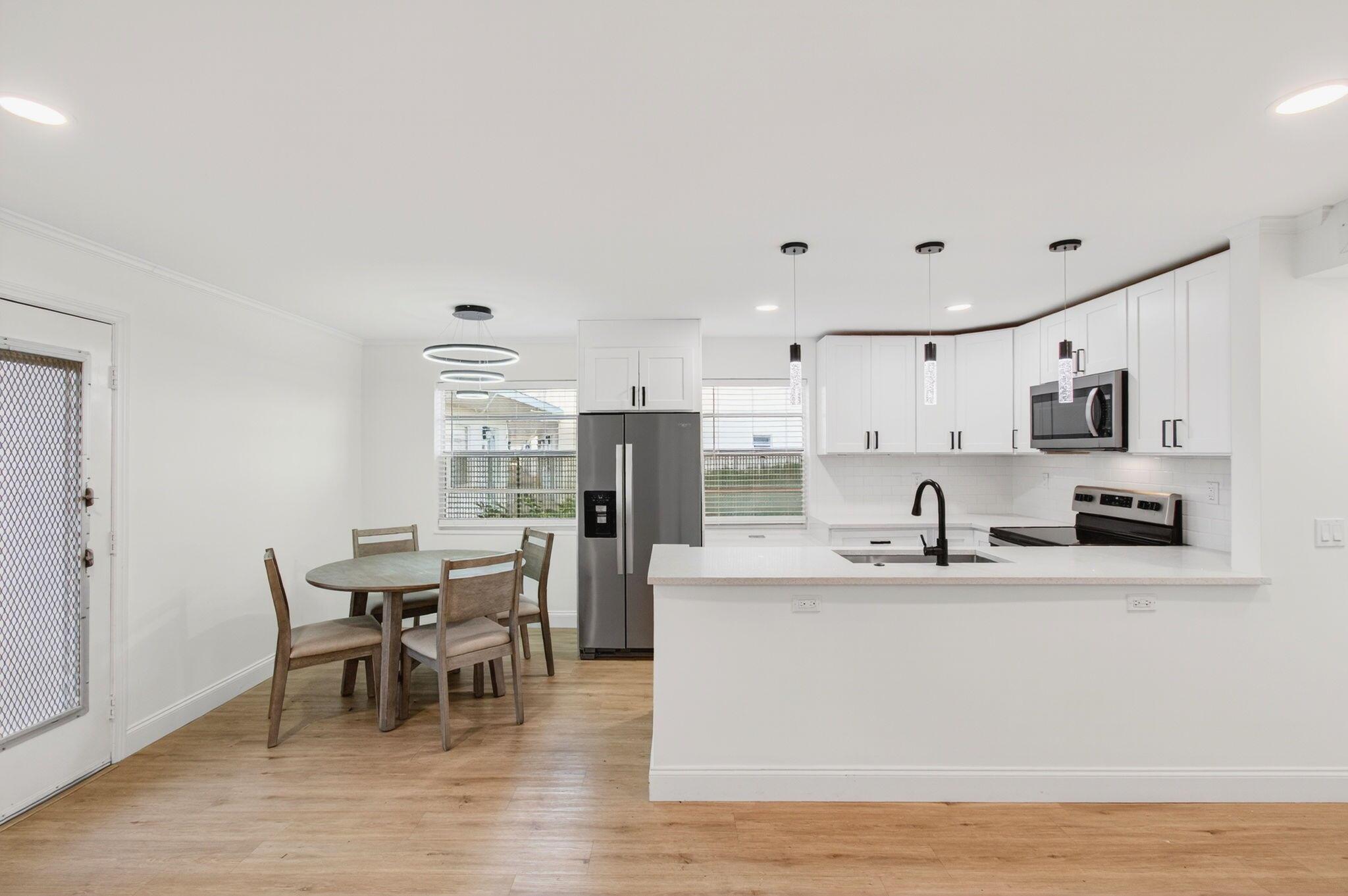 KINGS POINT - Residential