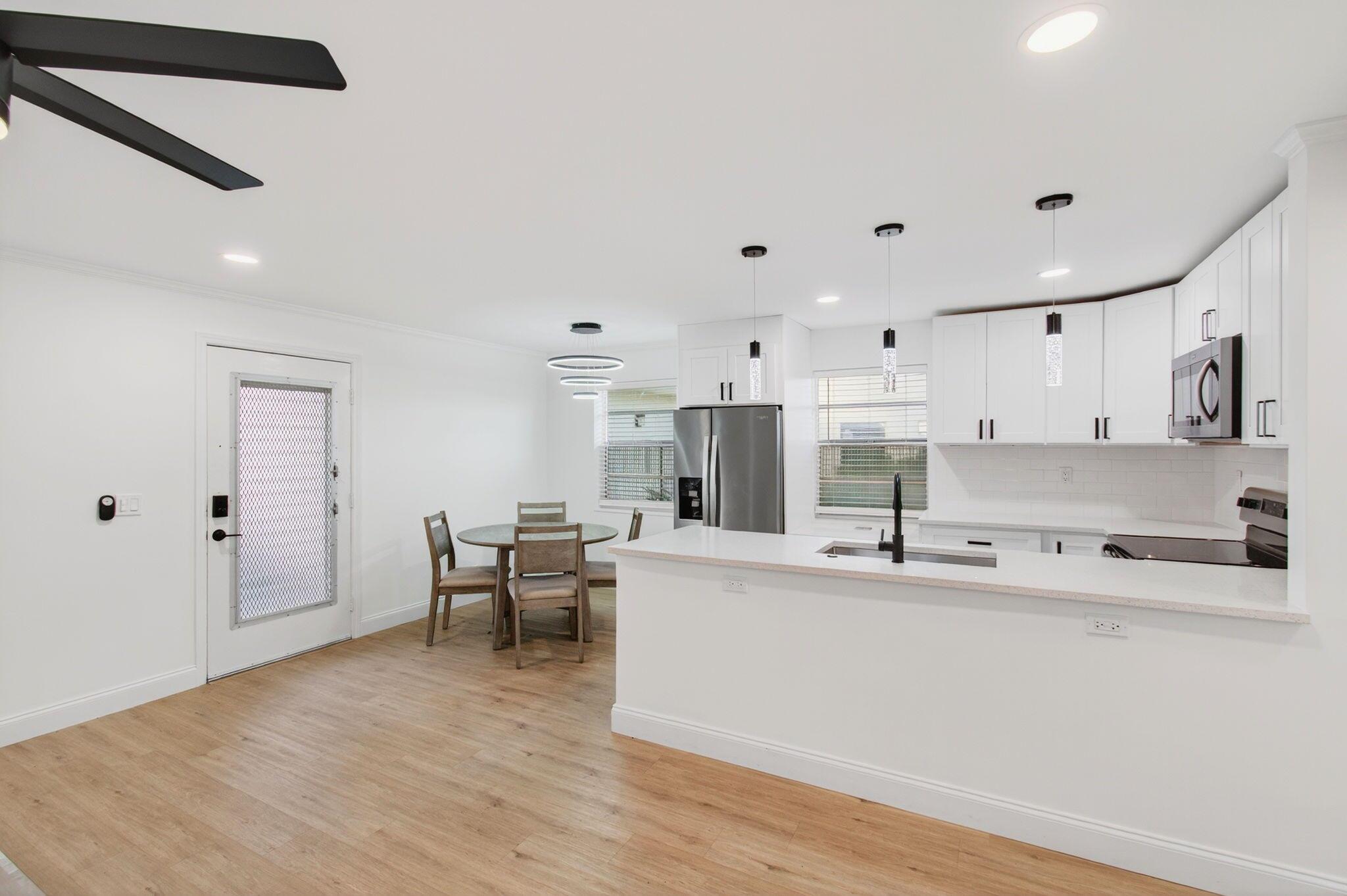 KINGS POINT - Residential