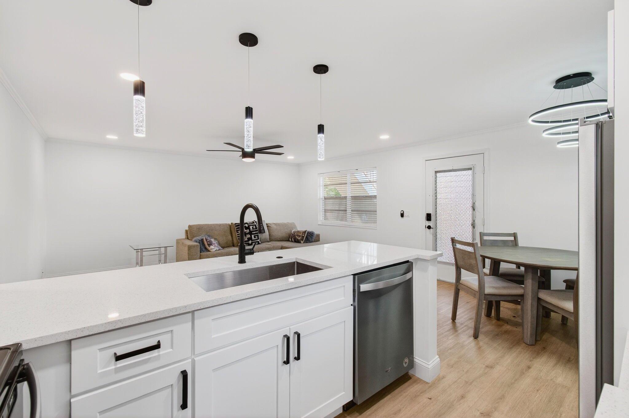 KINGS POINT - Residential