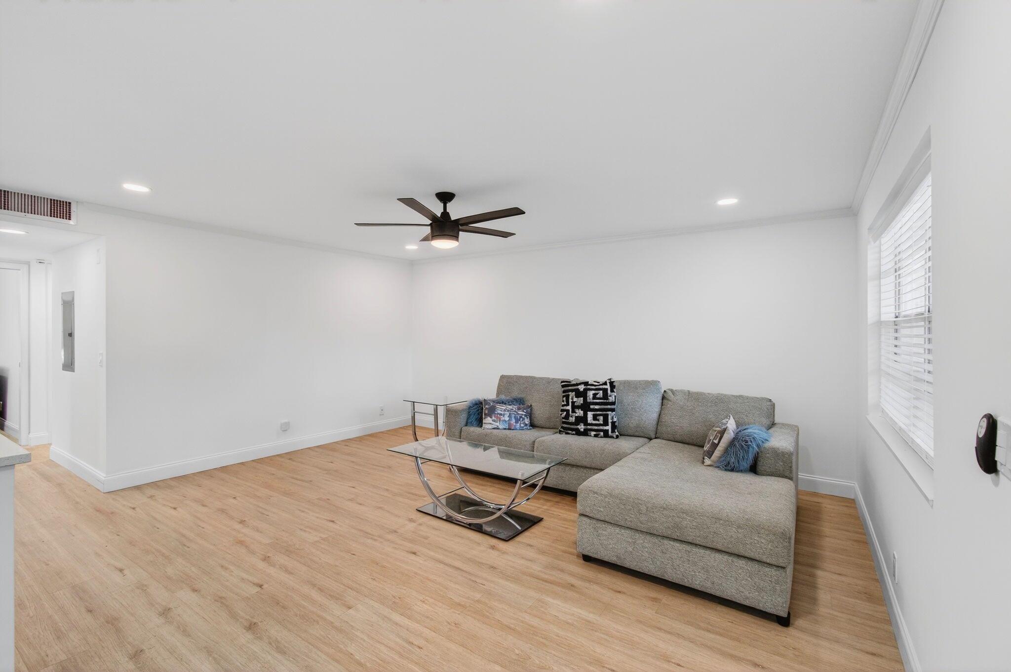 KINGS POINT - Residential