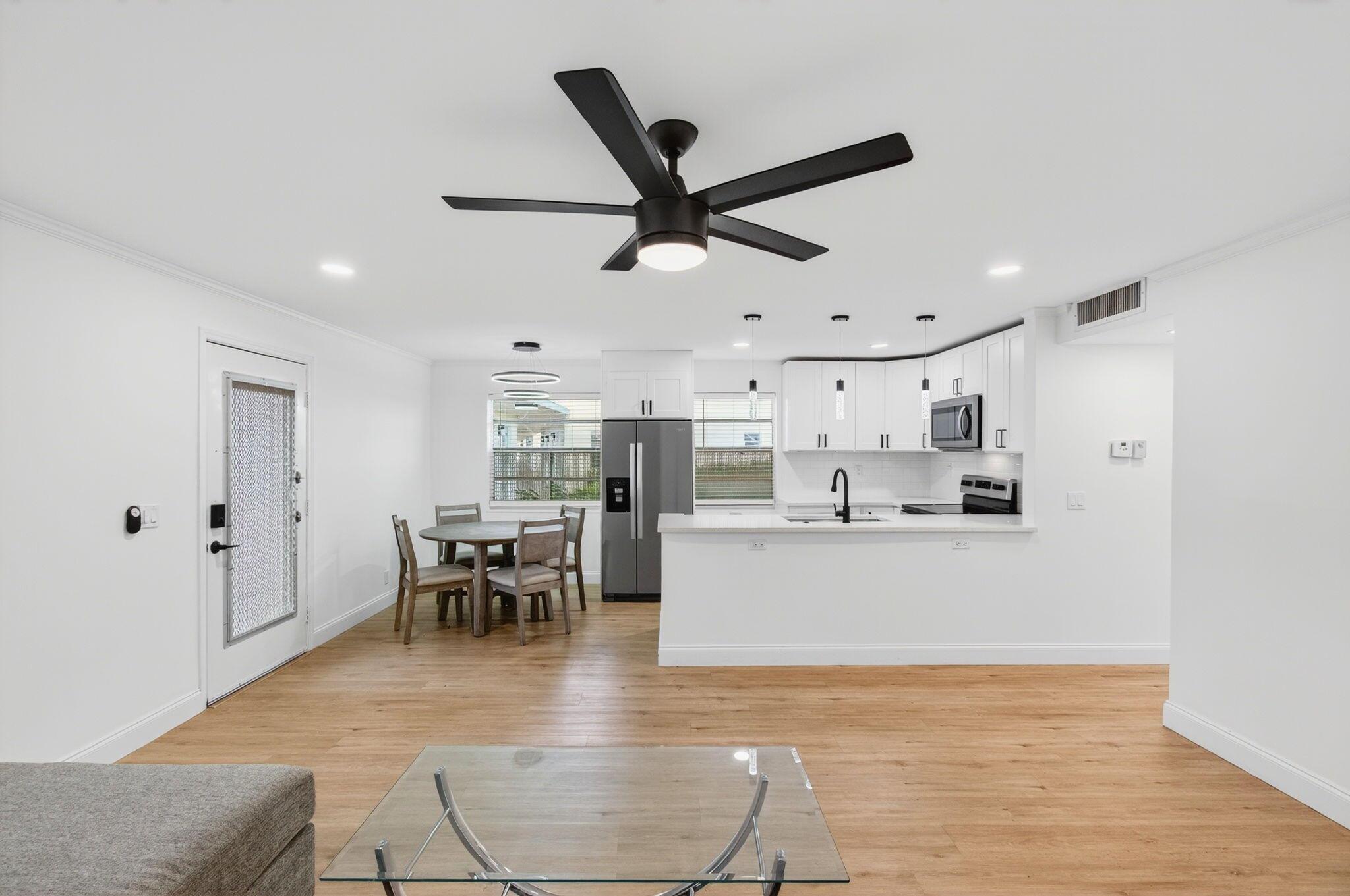 KINGS POINT - Residential