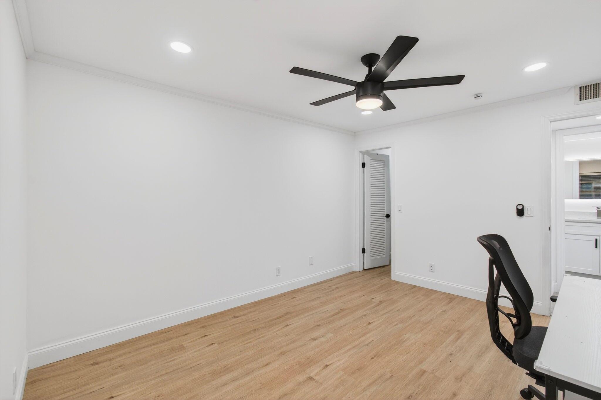 KINGS POINT - Residential