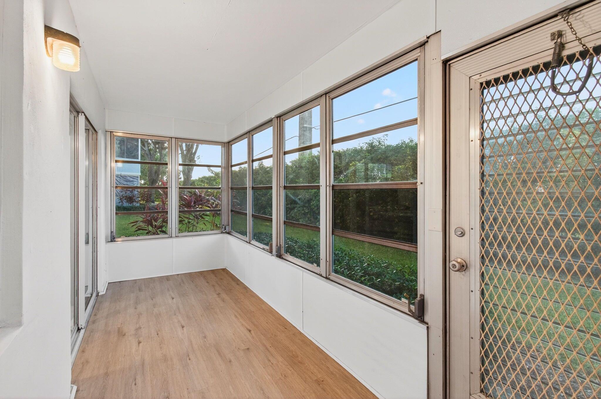 KINGS POINT - Residential