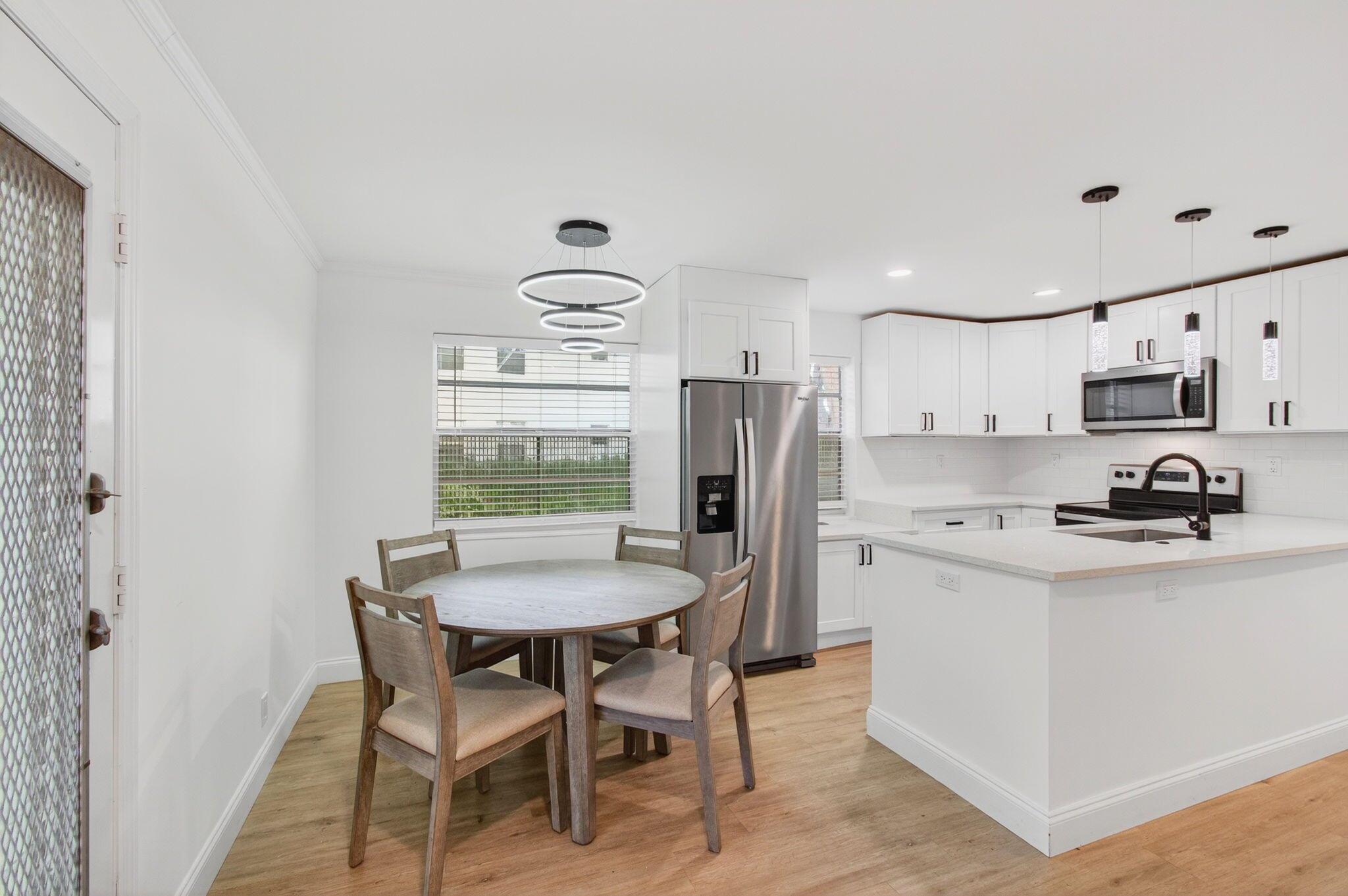 KINGS POINT - Residential