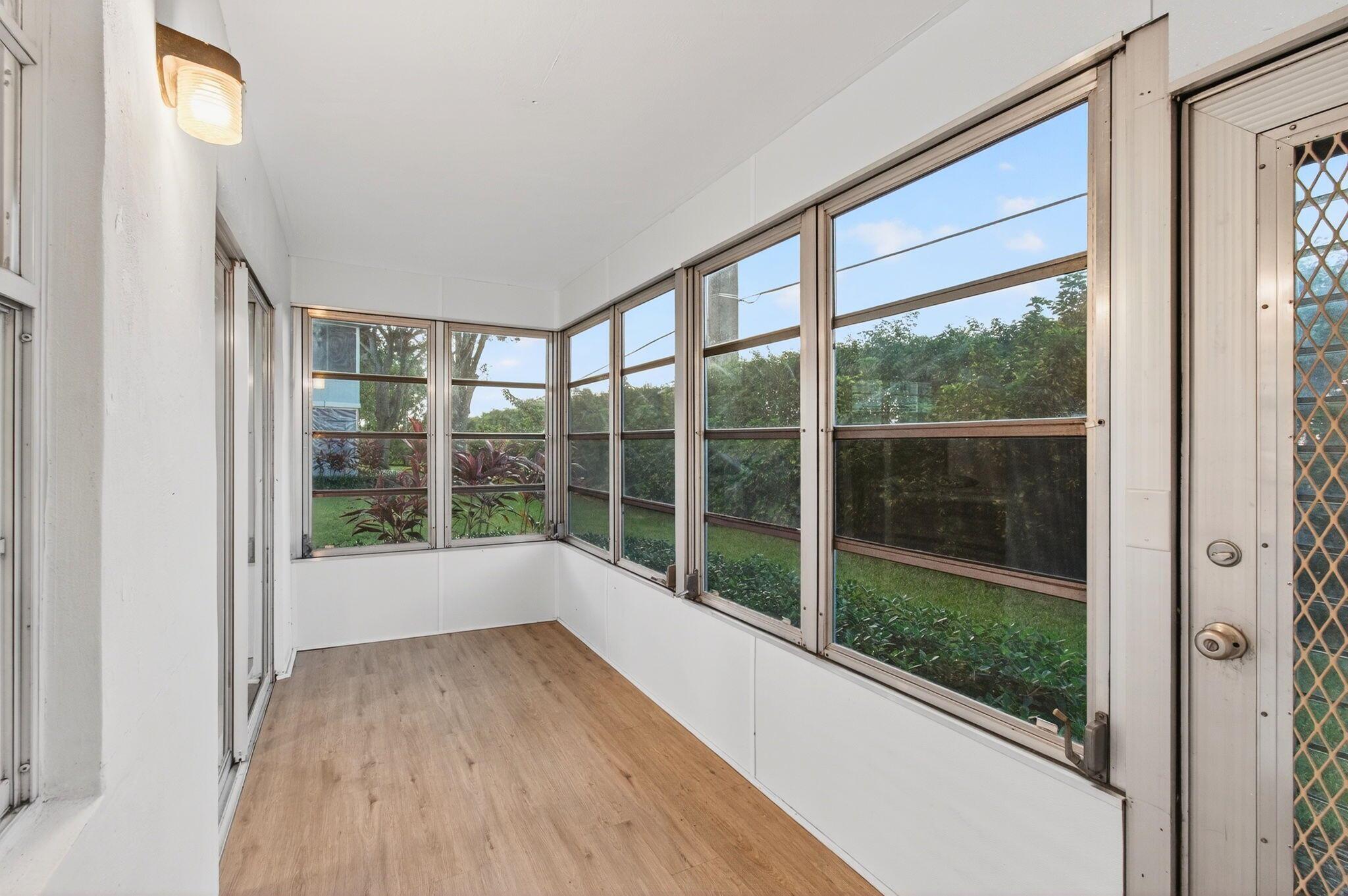 KINGS POINT - Residential