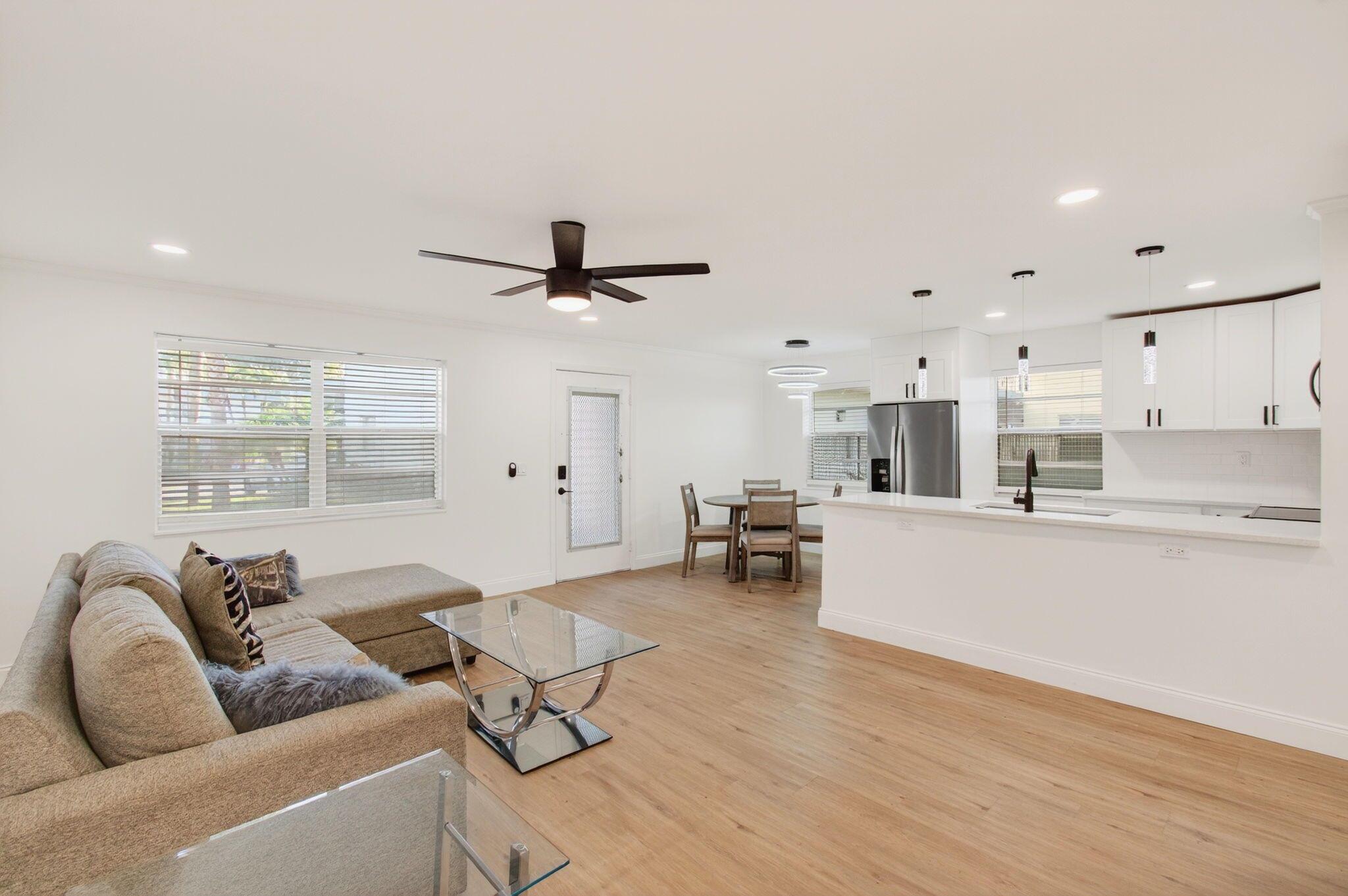 KINGS POINT - Residential