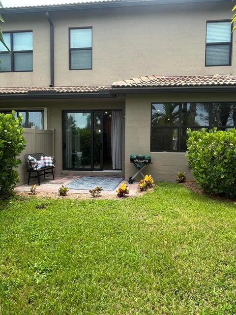 FIELDS AT GULFSTREAM POLO - Residential Lease