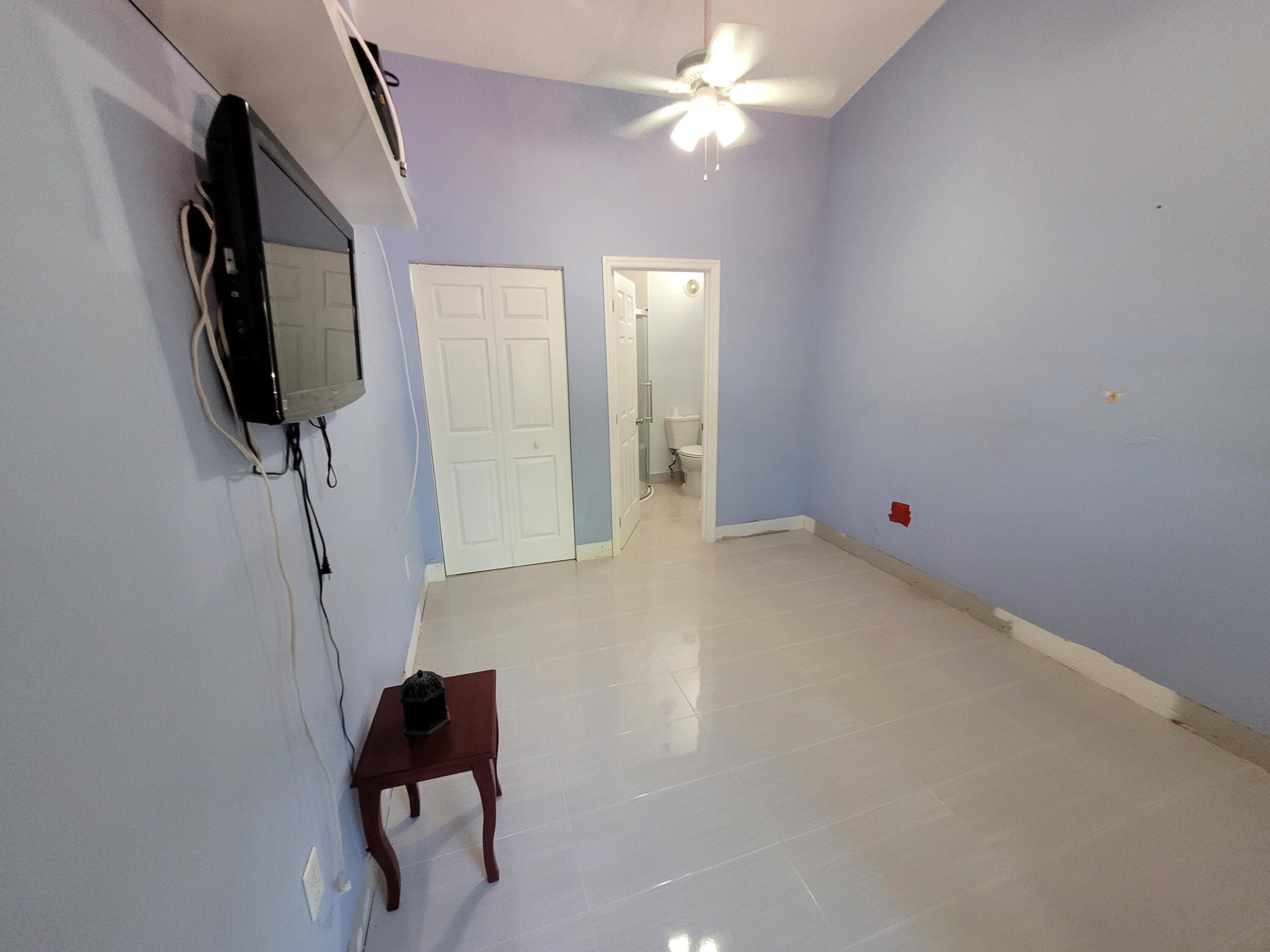 PRIORS 2ND ADDN TO BISCAYNE PARK - Residential