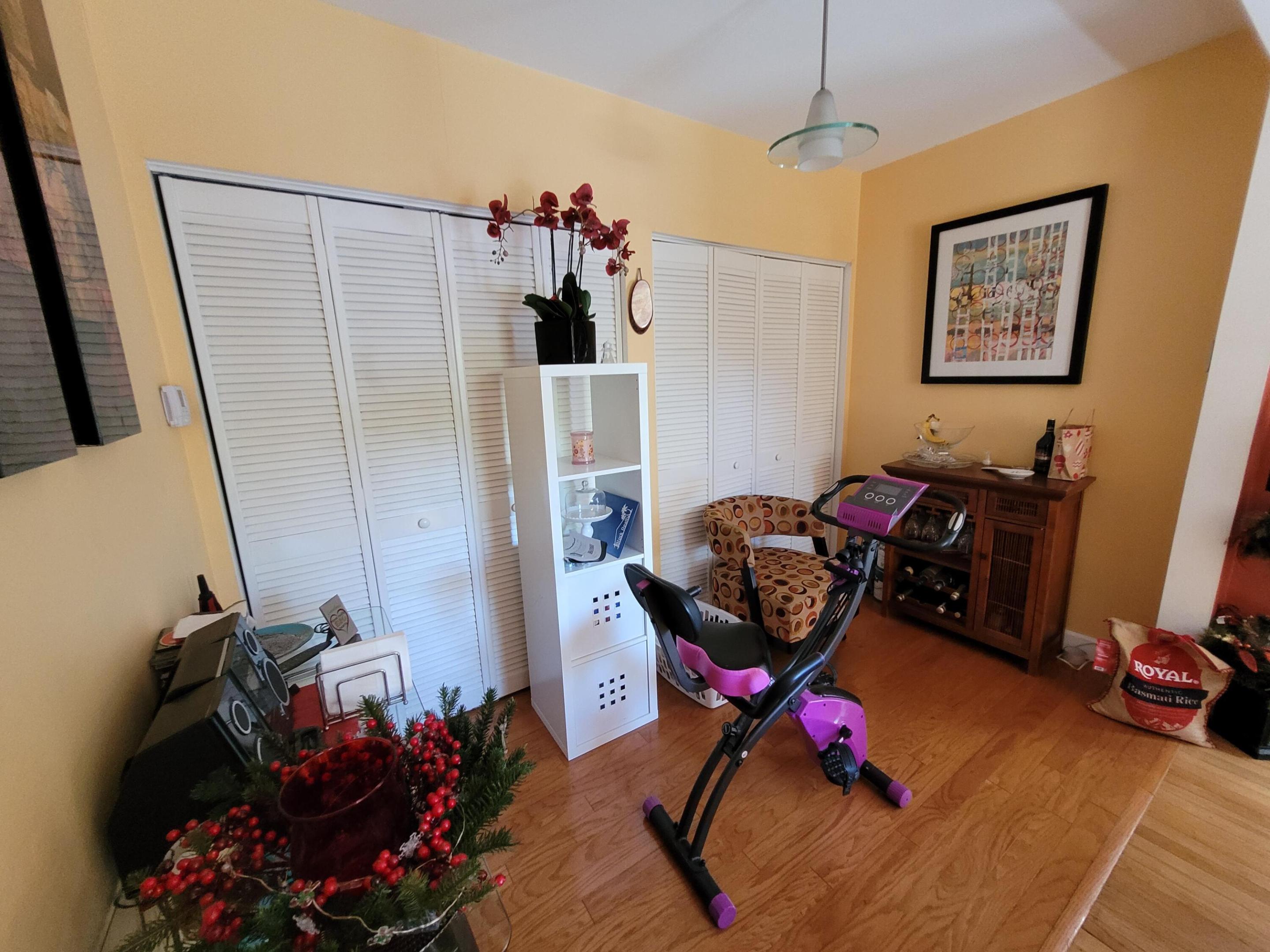 PRIORS 2ND ADDN TO BISCAYNE PARK - Residential