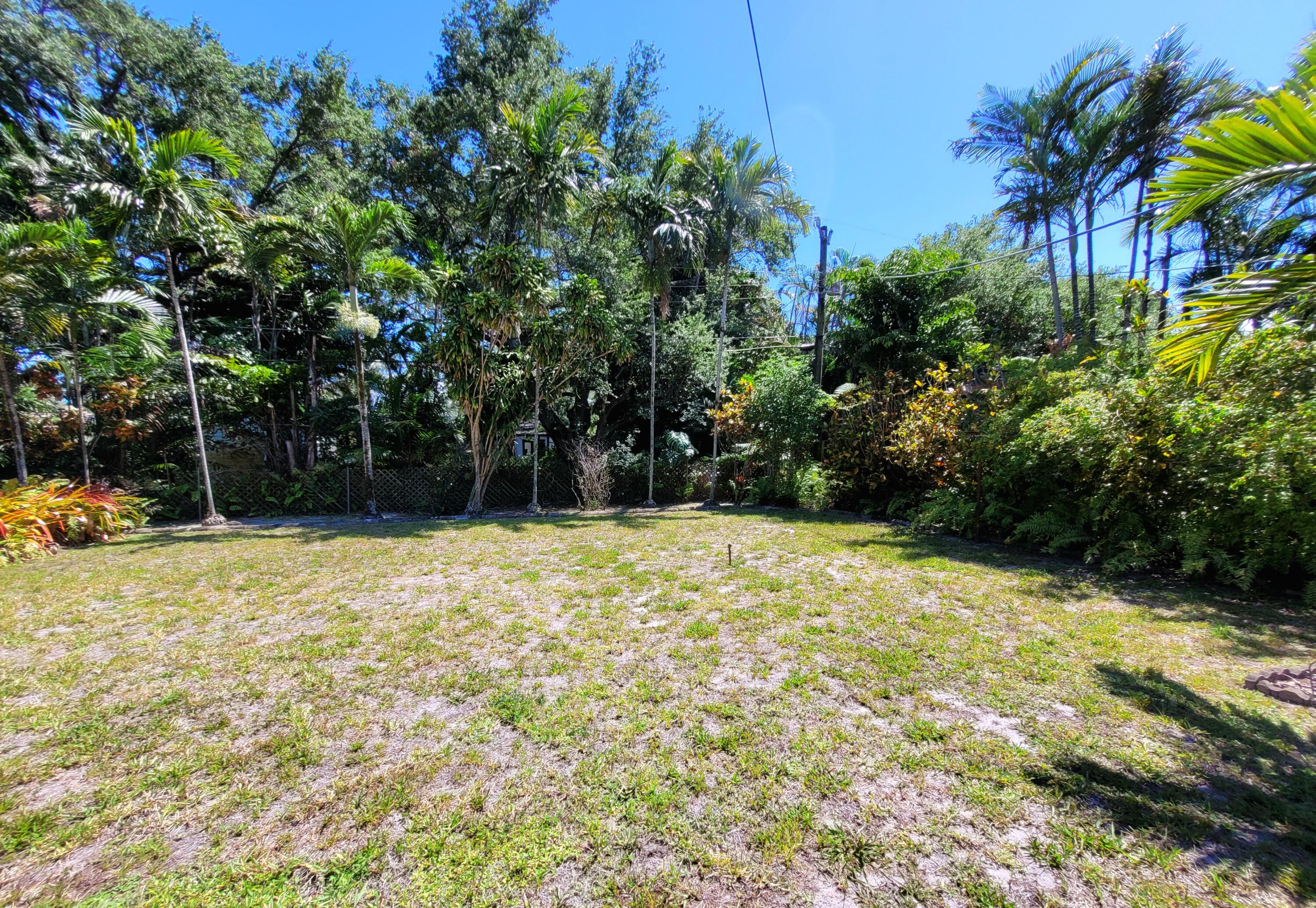PRIORS 2ND ADDN TO BISCAYNE PARK - Residential