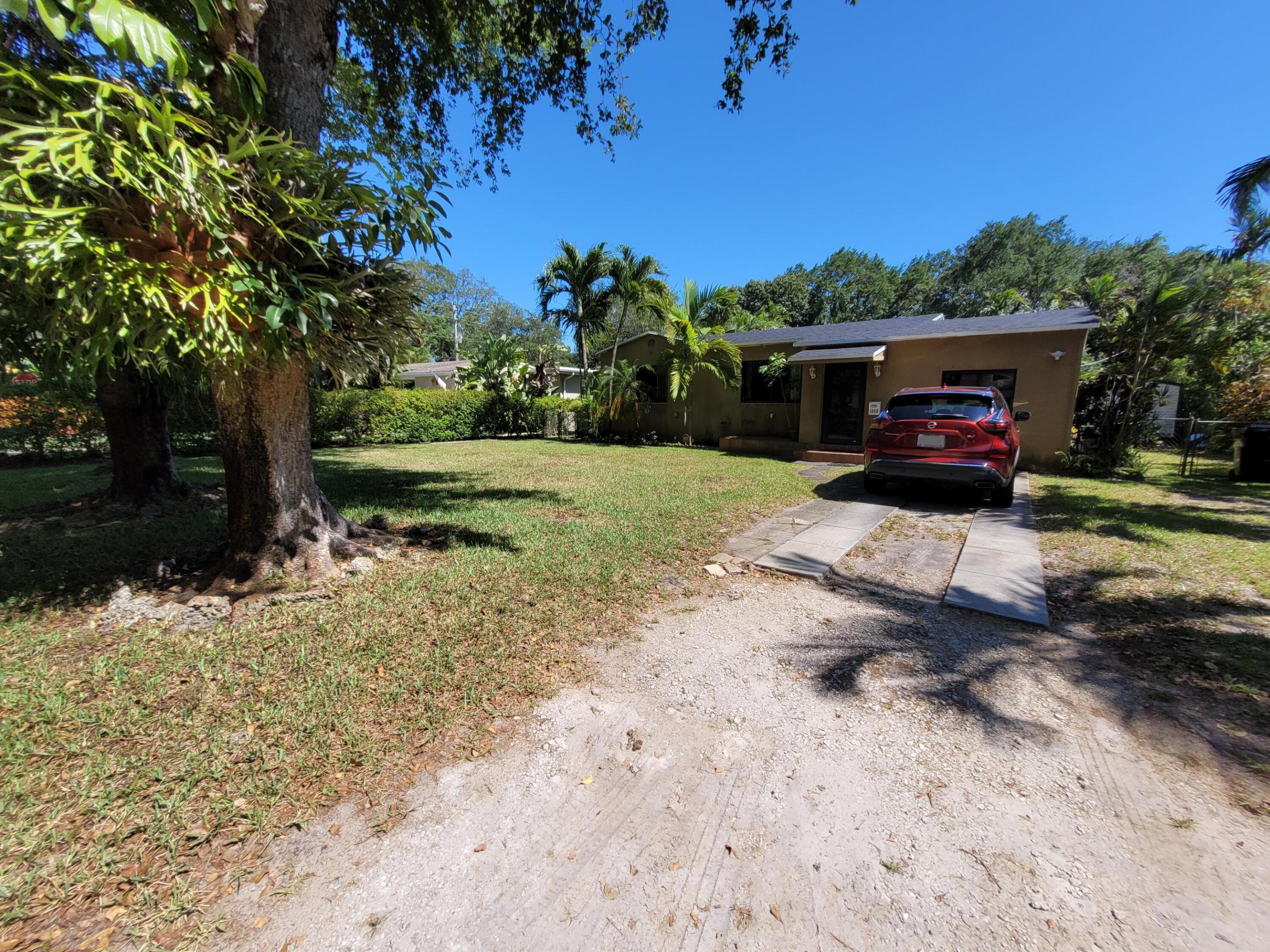 PRIORS 2ND ADDN TO BISCAYNE PARK - Residential
