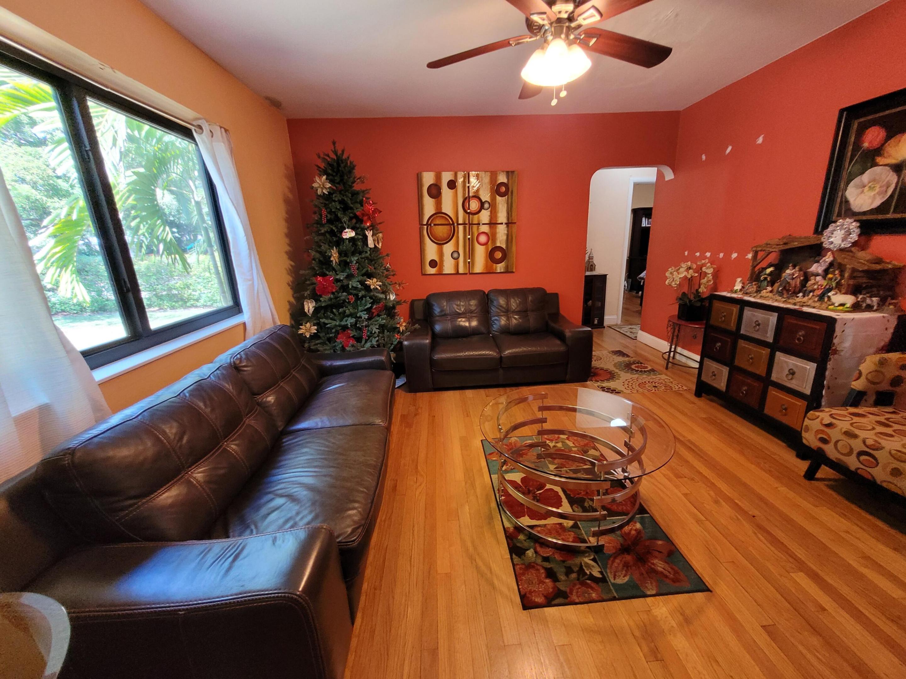 PRIORS 2ND ADDN TO BISCAYNE PARK - Residential