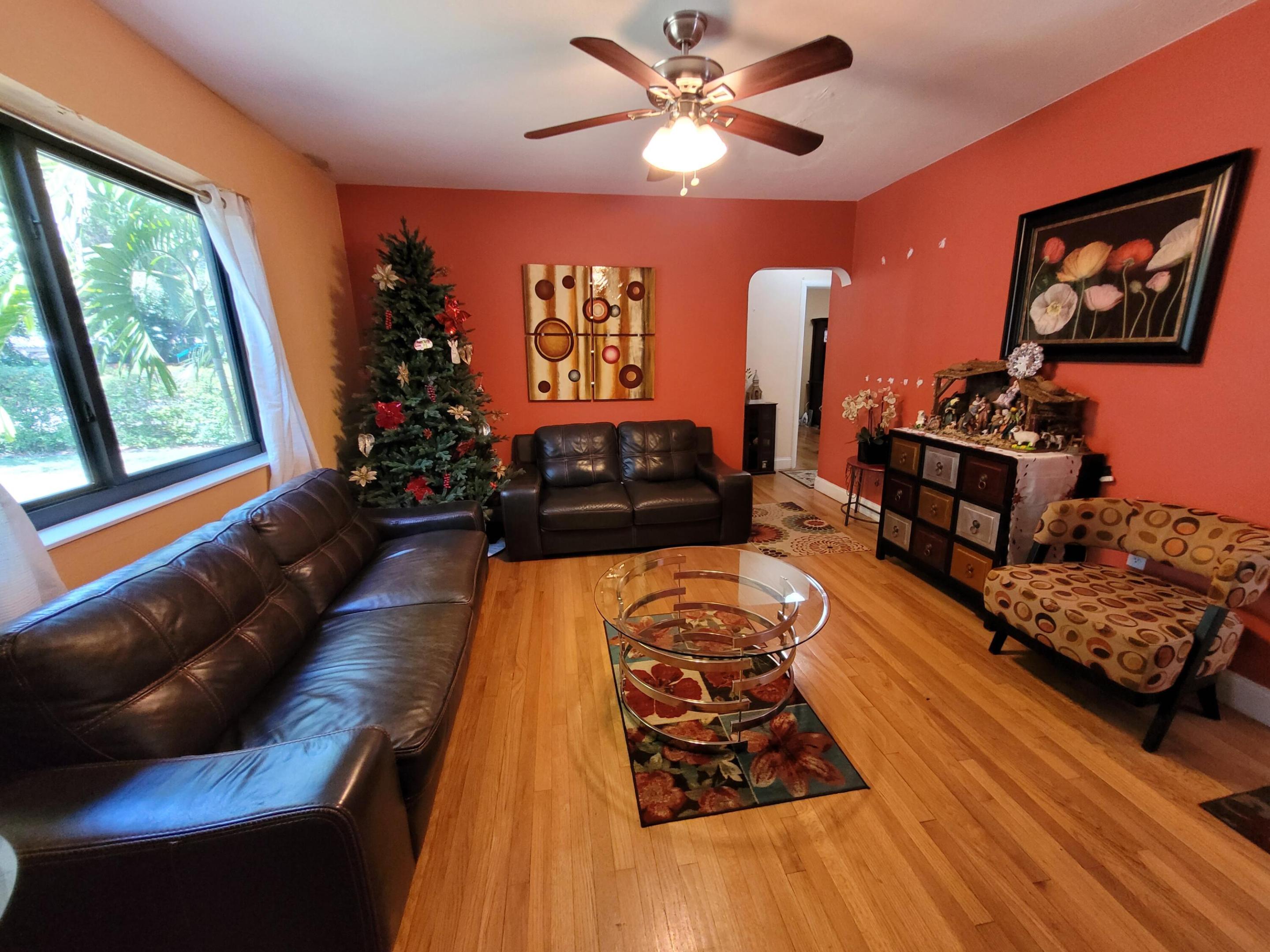 PRIORS 2ND ADDN TO BISCAYNE PARK - Residential