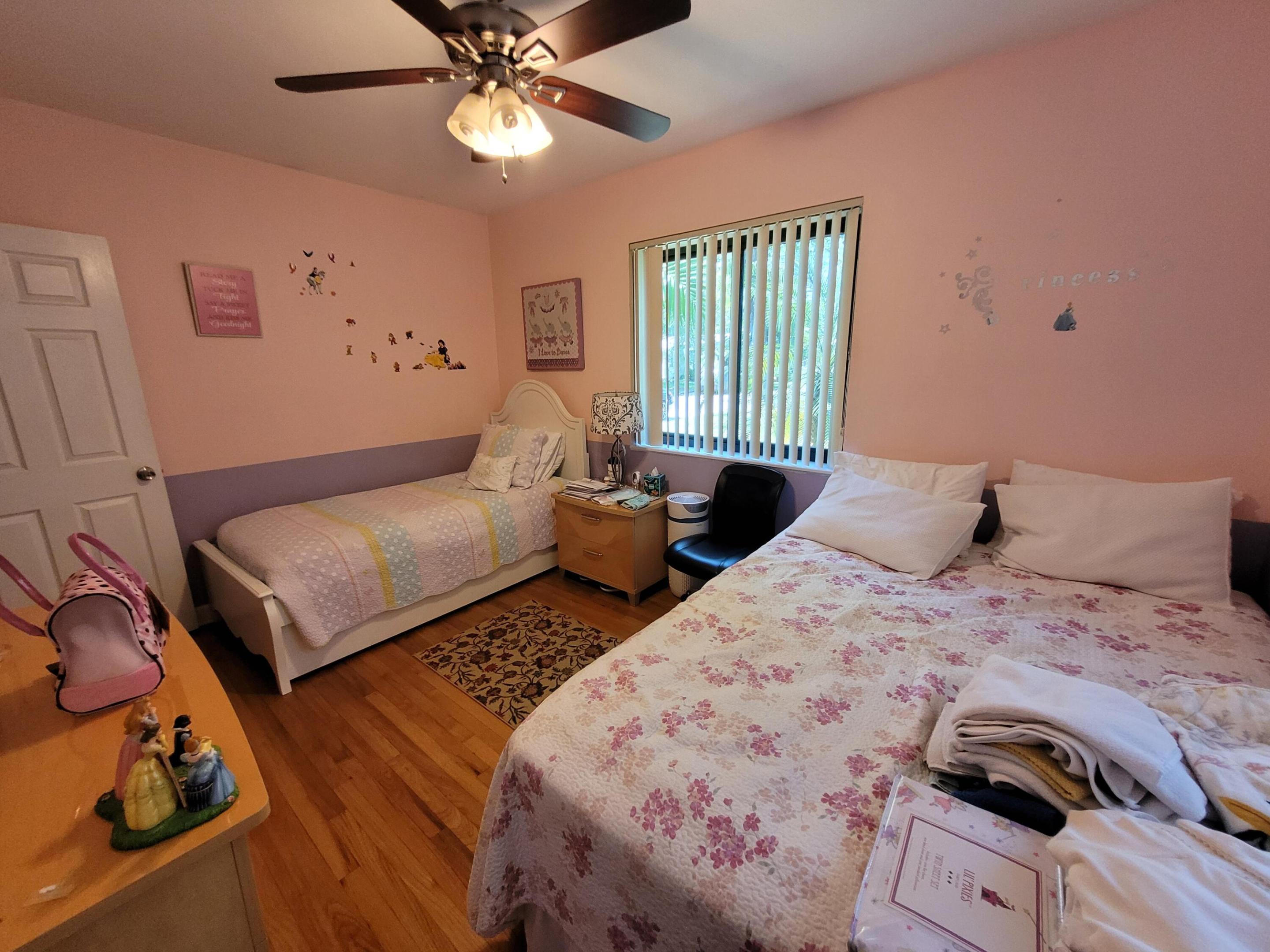 PRIORS 2ND ADDN TO BISCAYNE PARK - Residential
