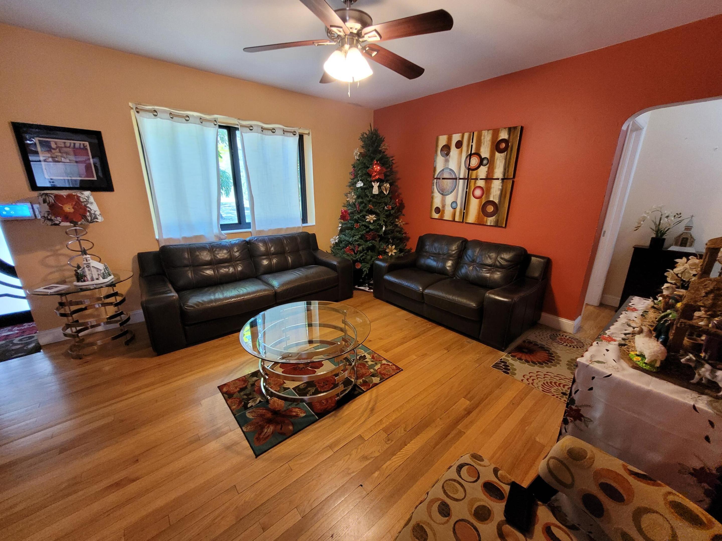 PRIORS 2ND ADDN TO BISCAYNE PARK - Residential