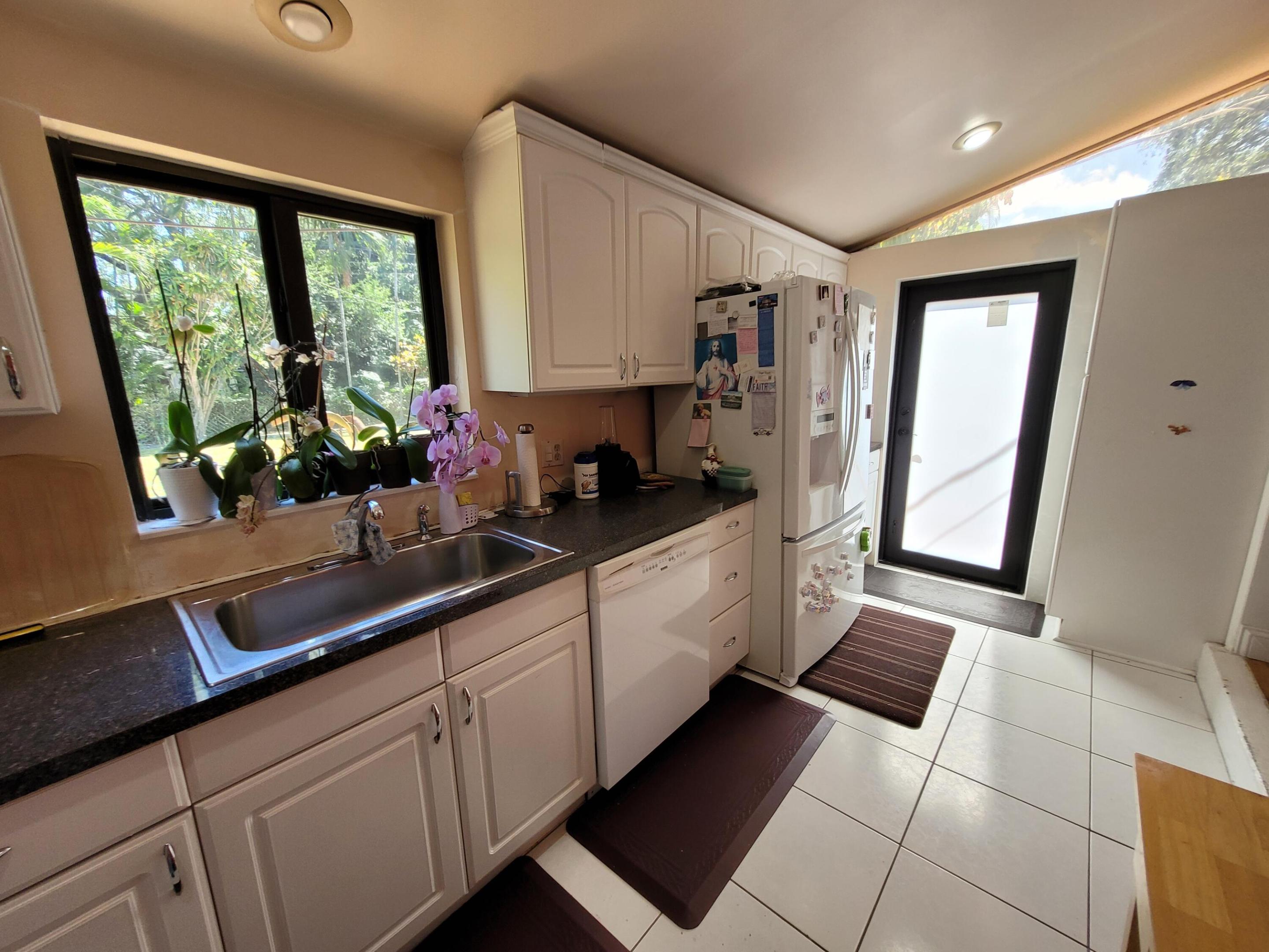 PRIORS 2ND ADDN TO BISCAYNE PARK - Residential