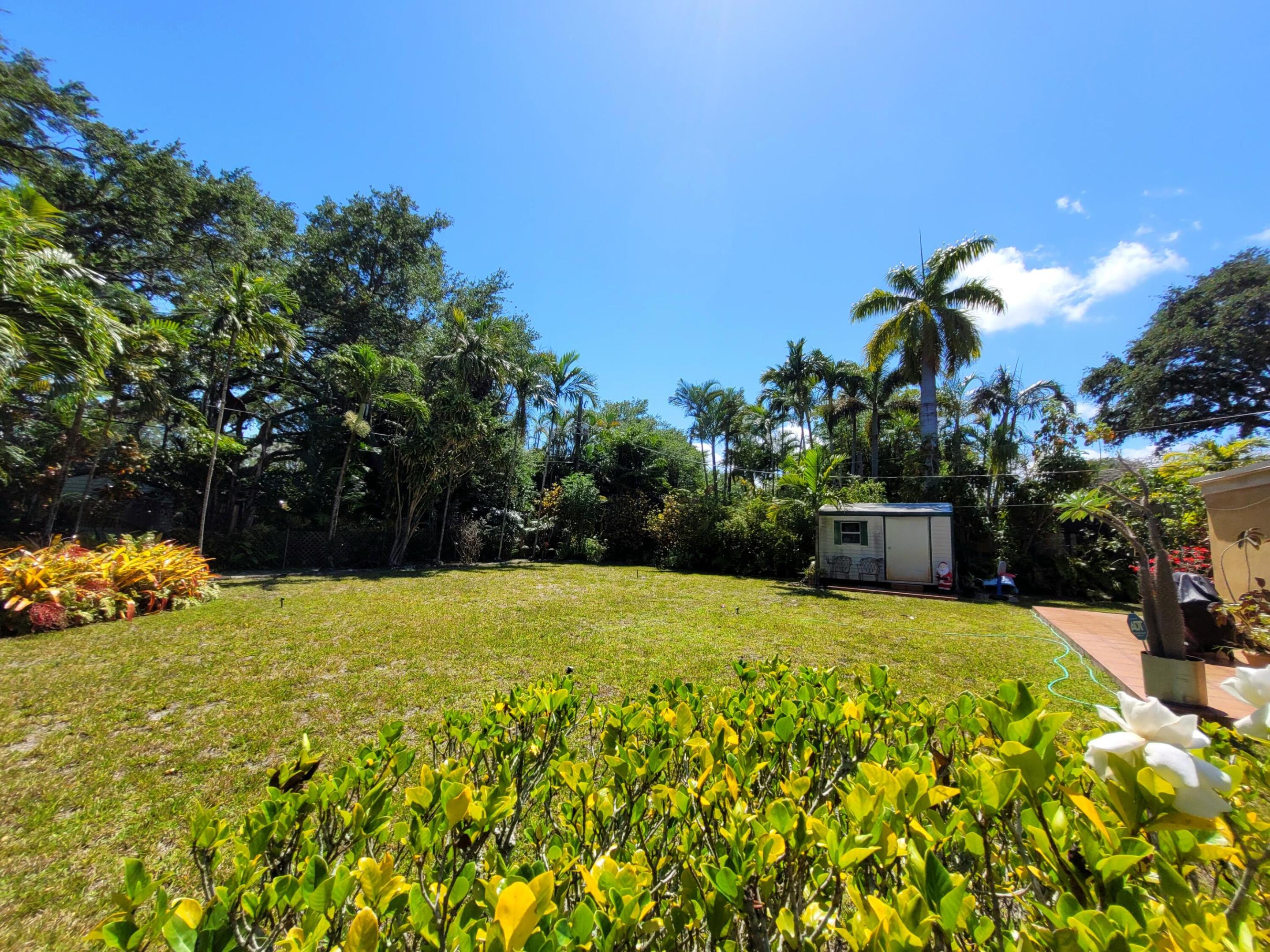 PRIORS 2ND ADDN TO BISCAYNE PARK - Residential