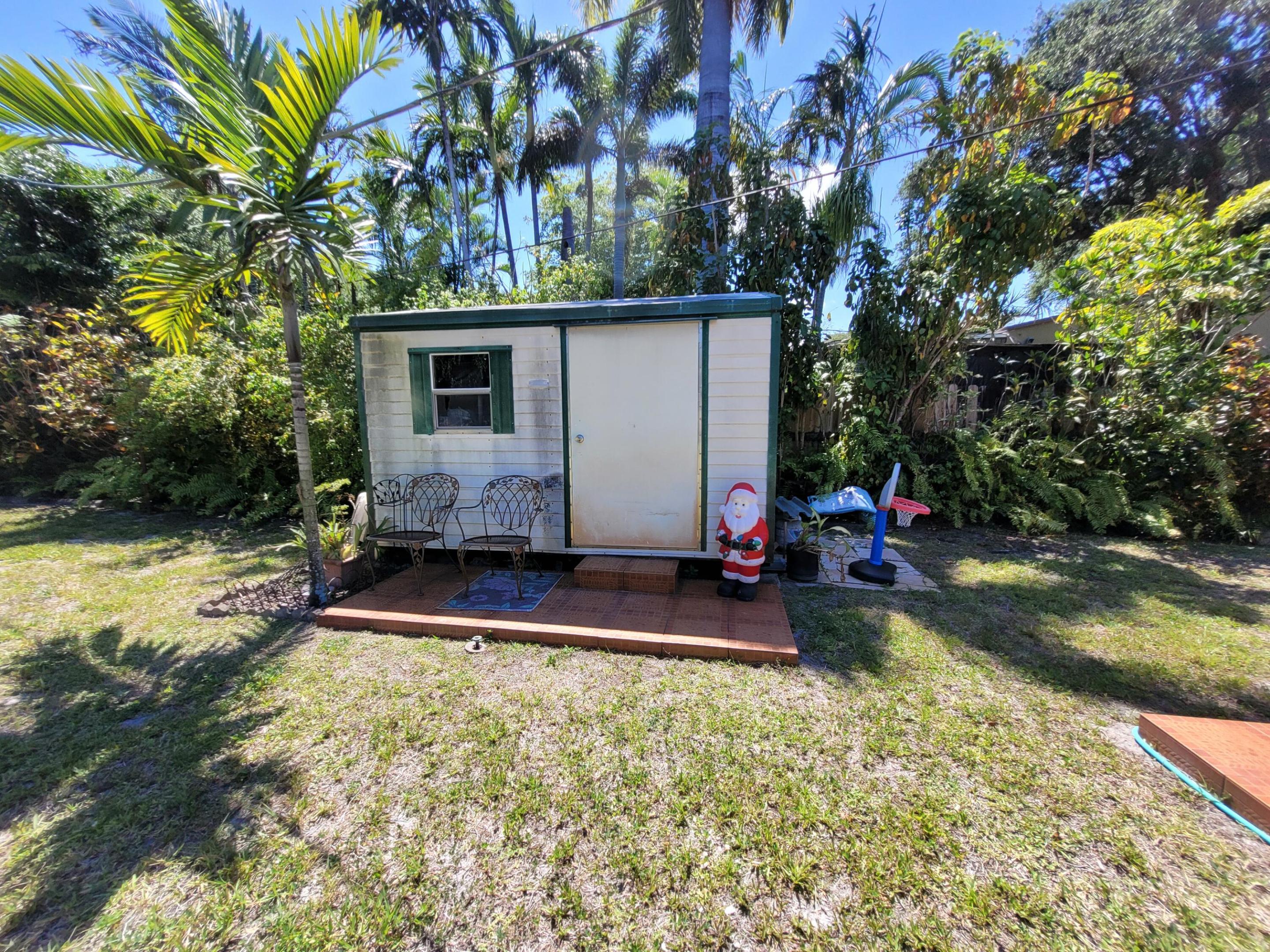 PRIORS 2ND ADDN TO BISCAYNE PARK - Residential